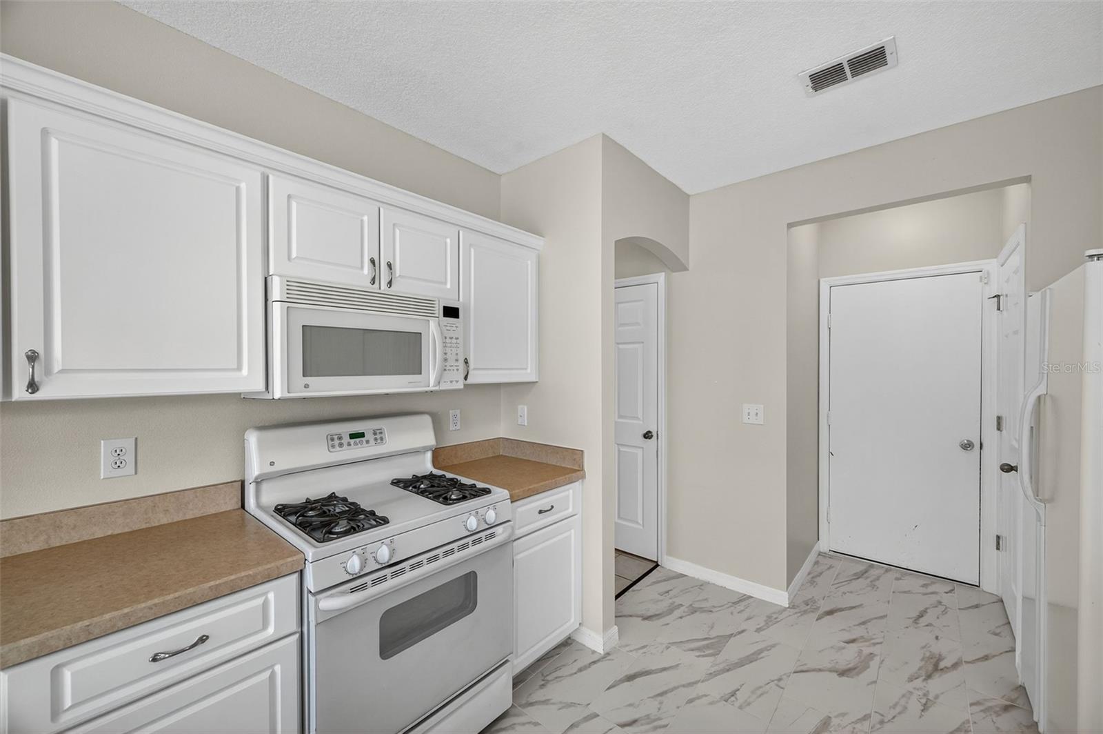 Image 22 of 60 For 28632 Seashell Court