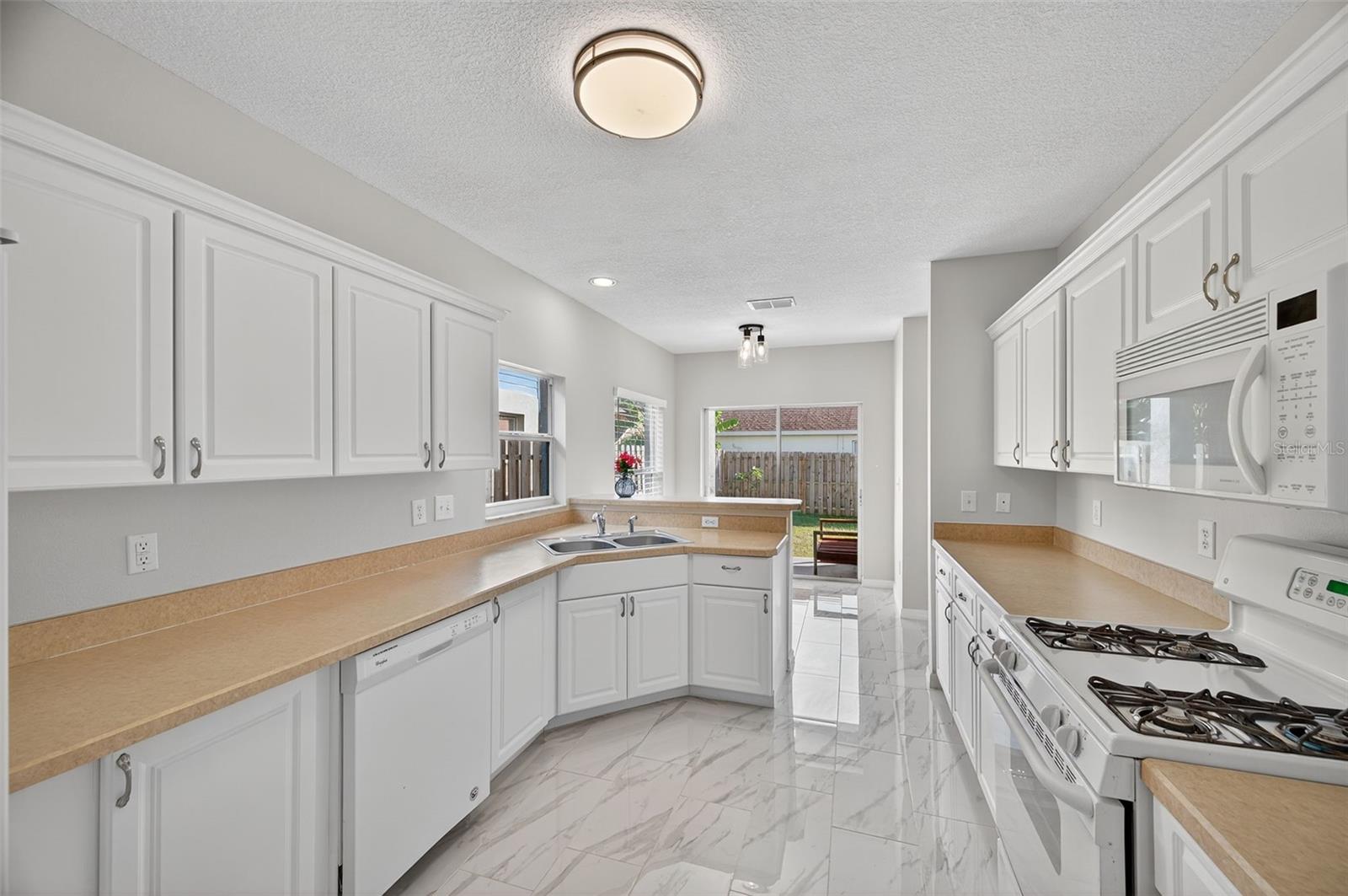 Image 23 of 60 For 28632 Seashell Court