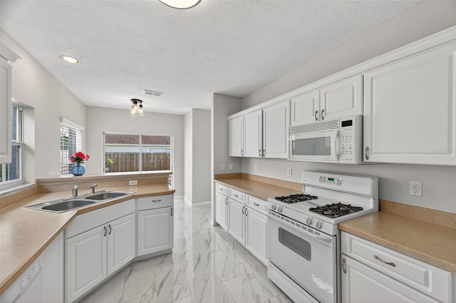 Image 24 of 60 For 28632 Seashell Court