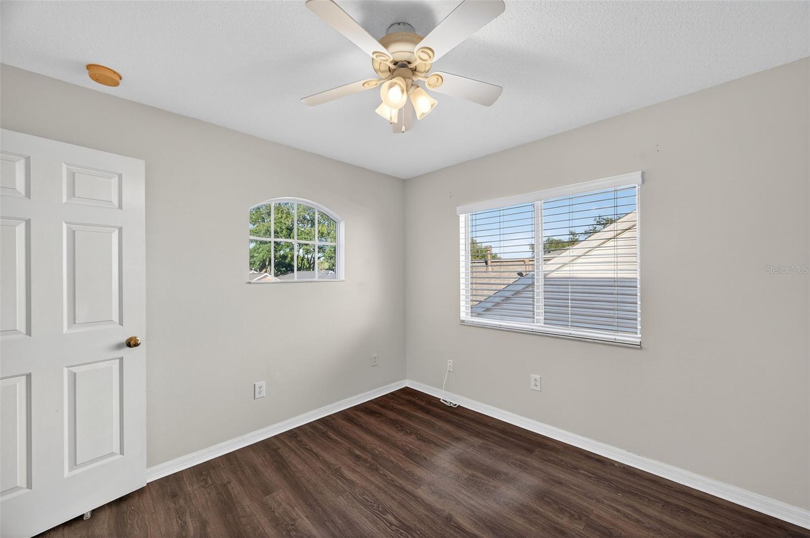 Image 32 of 60 For 28632 Seashell Court