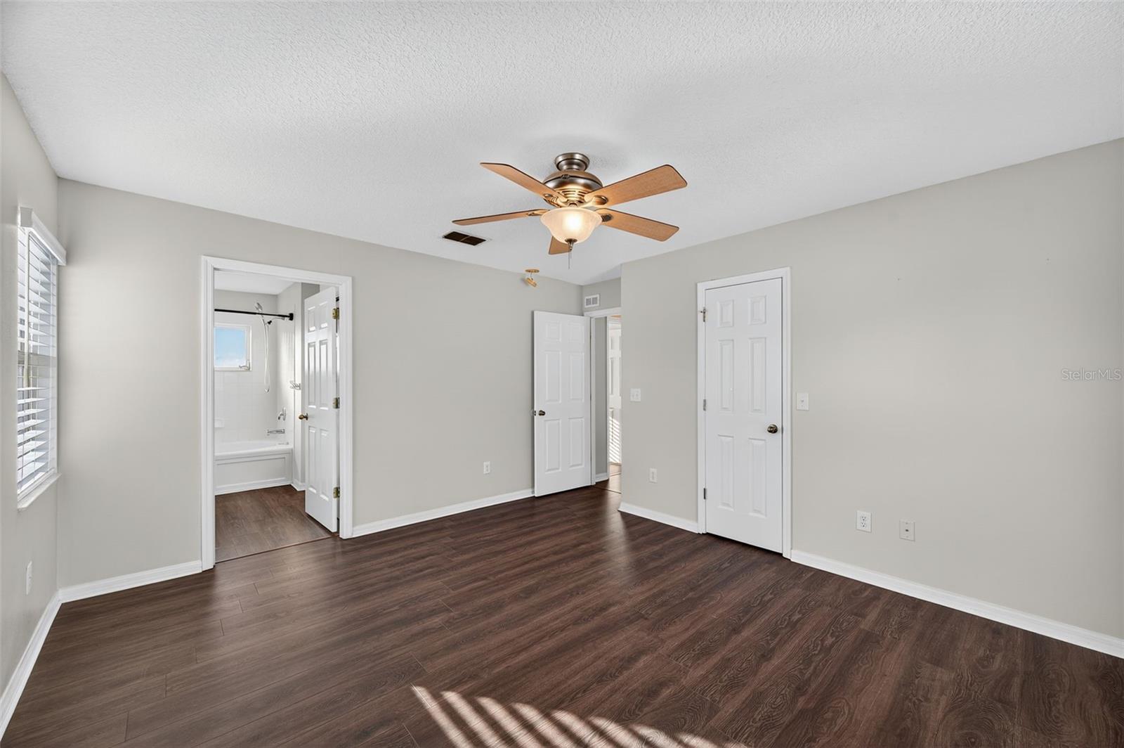 Image 41 of 60 For 28632 Seashell Court