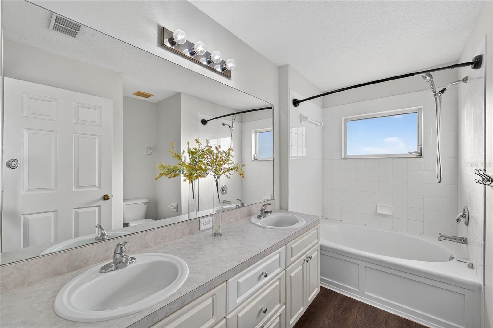 Image 43 of 60 For 28632 Seashell Court