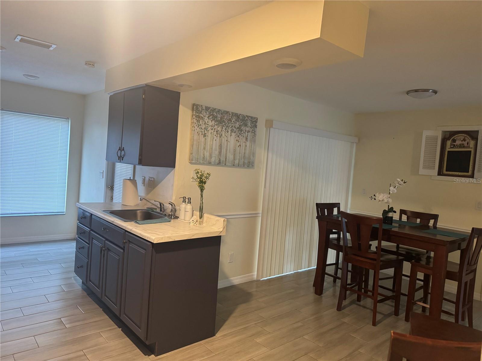 Image 13 of 17 For 2208 Valleybrook Ave