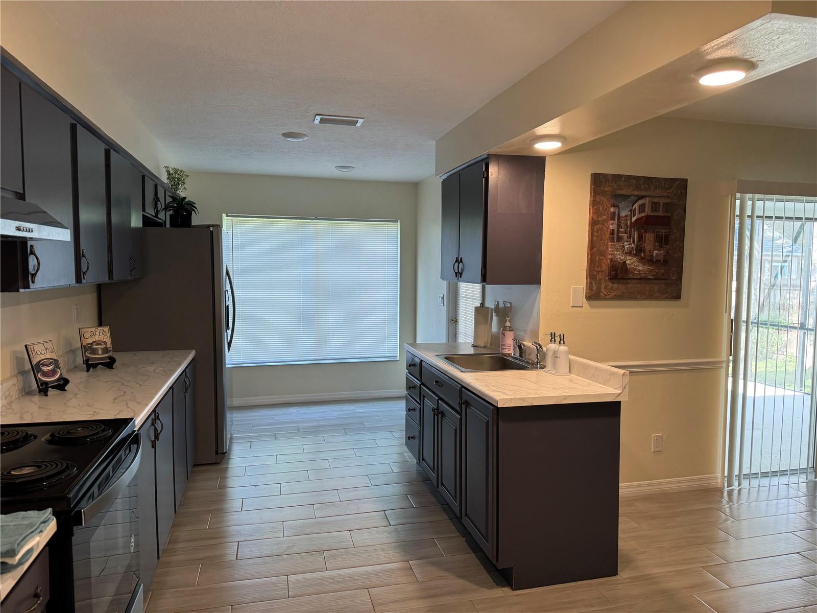 Image 14 of 17 For 2208 Valleybrook Ave