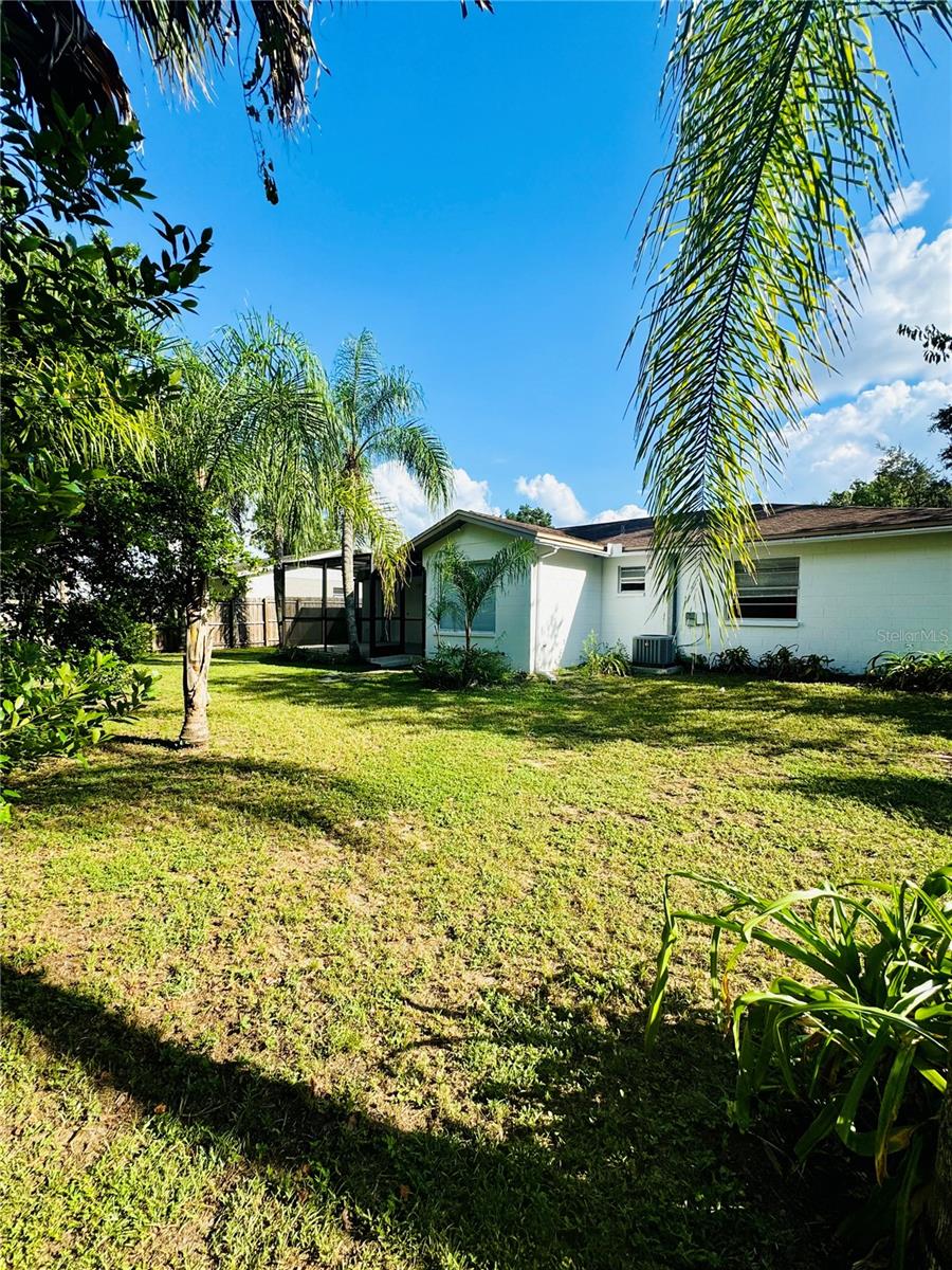 Image 16 of 17 For 2208 Valleybrook Ave