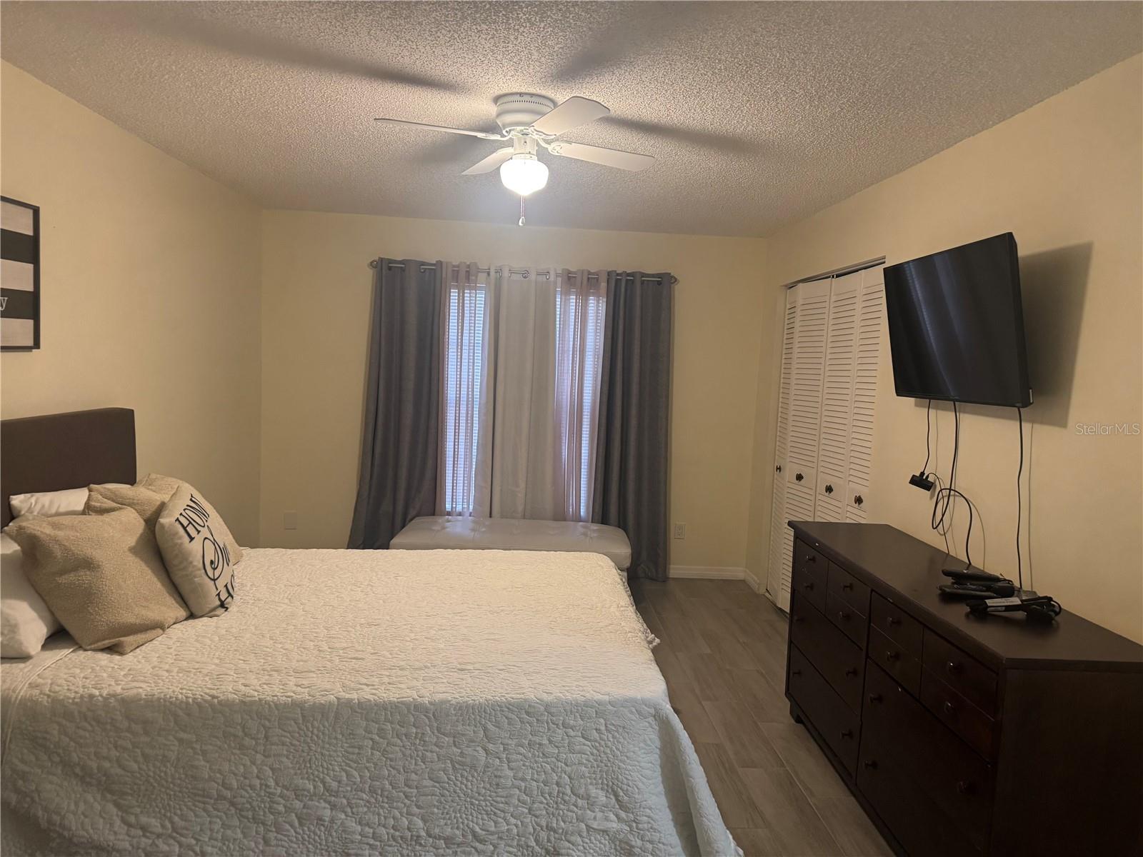 Image 5 of 17 For 2208 Valleybrook Ave