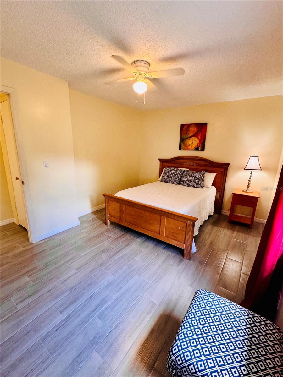 Image 7 of 17 For 2208 Valleybrook Ave