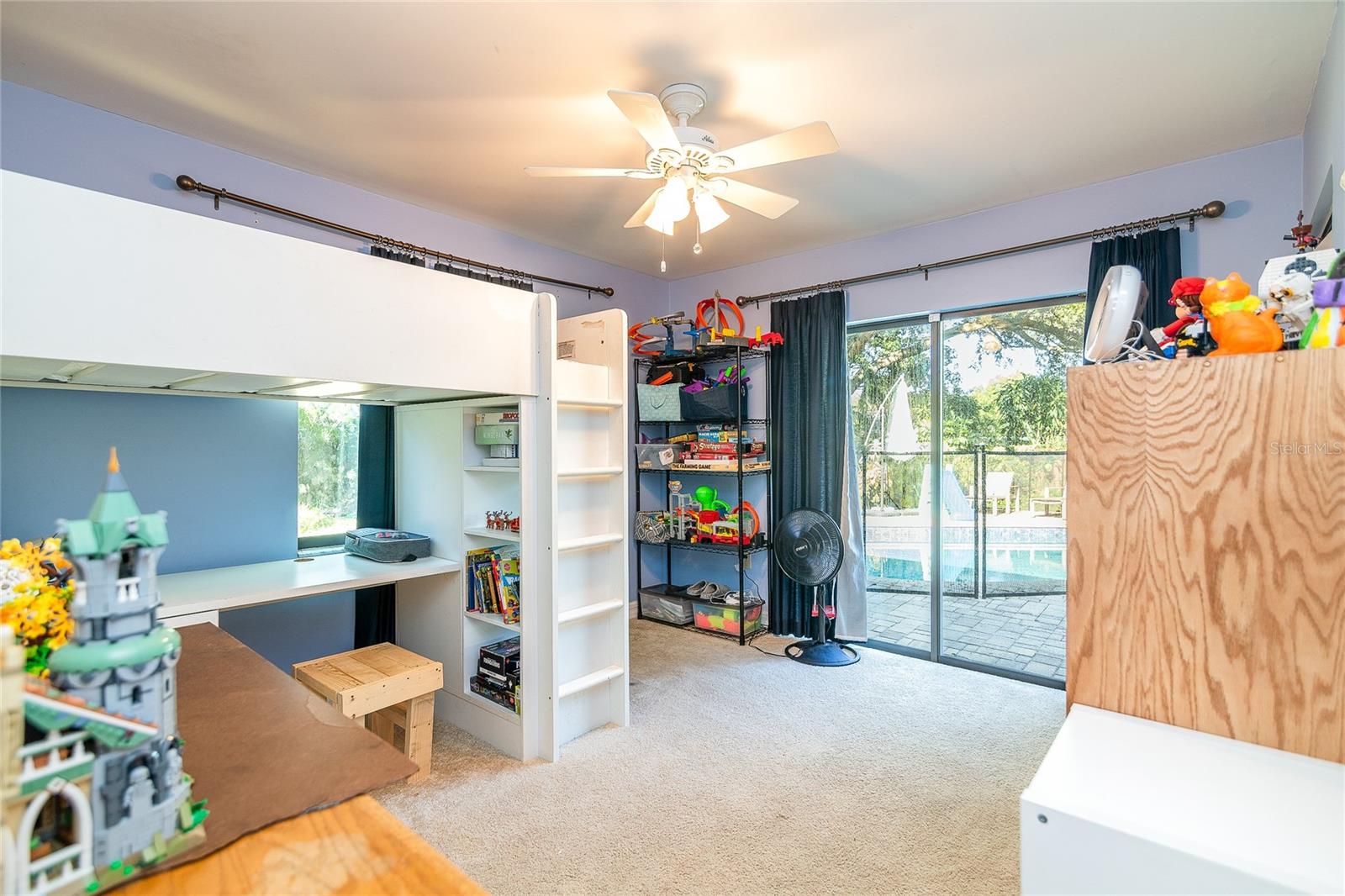 Image 22 of 27 For 915 Woodleaf Way