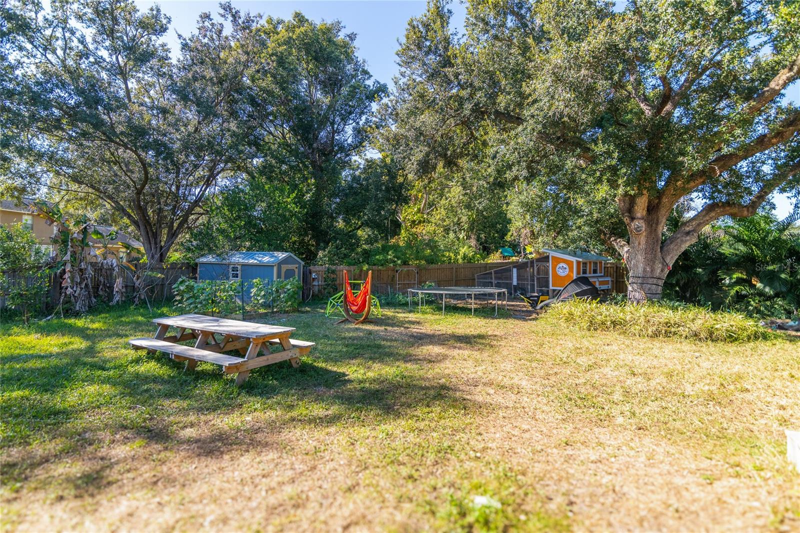 Image 26 of 27 For 915 Woodleaf Way