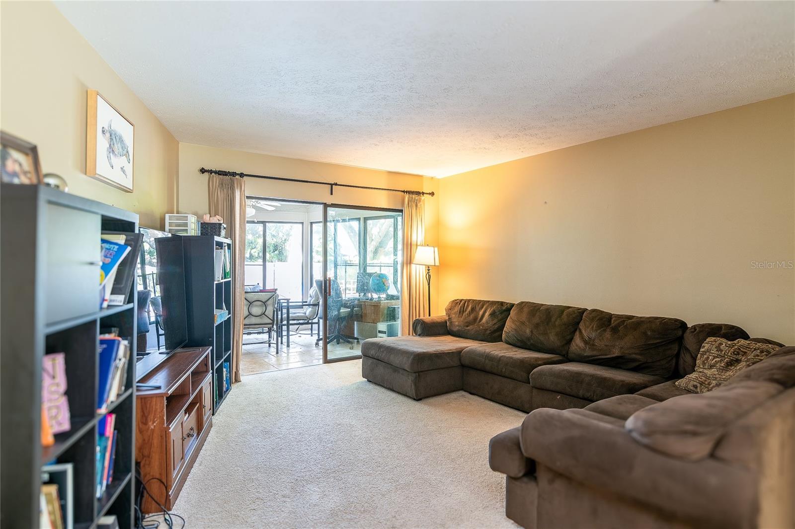 Image 9 of 27 For 915 Woodleaf Way