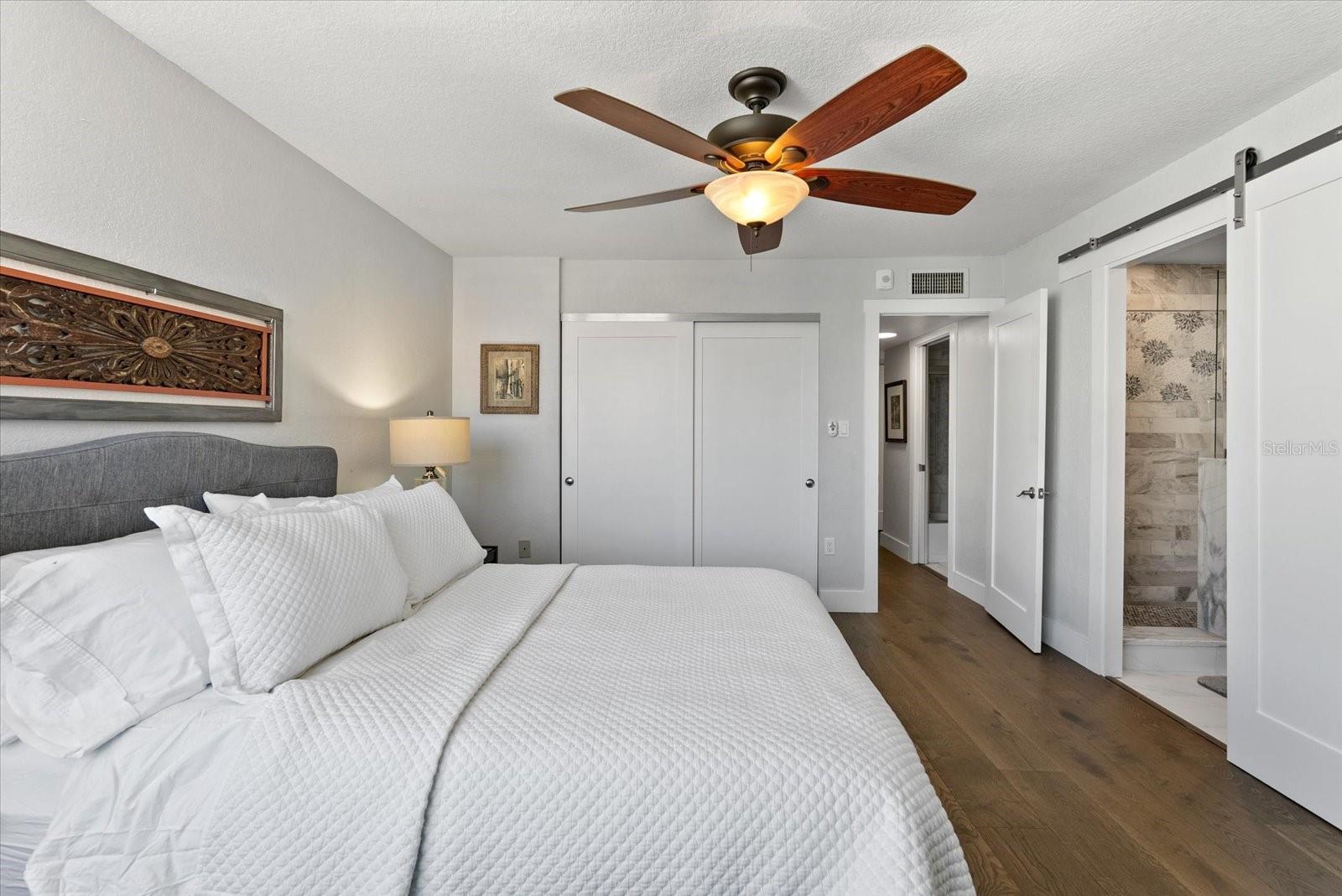 Image 19 of 51 For 1848 Shore Drive S 501