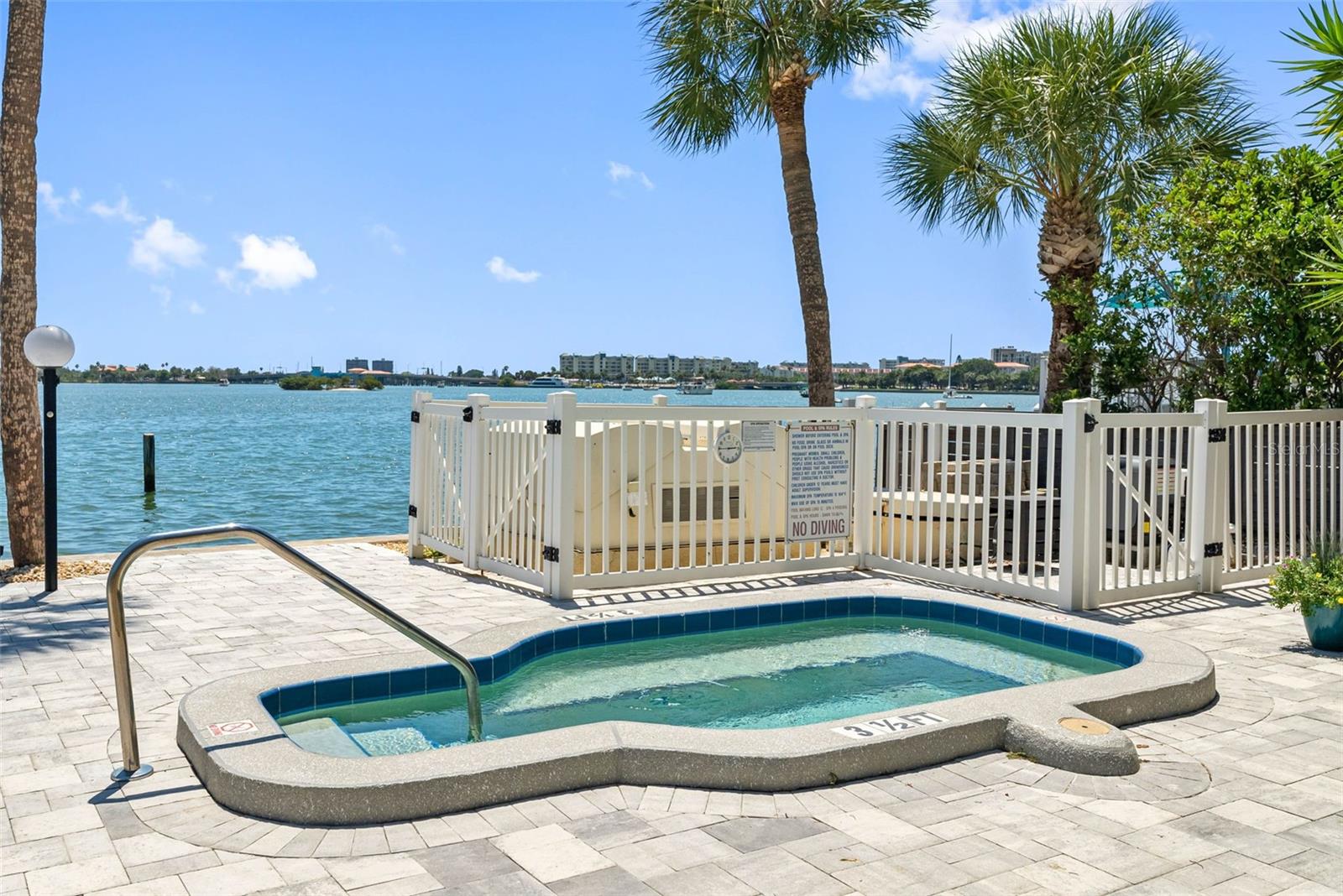 Image 40 of 51 For 1848 Shore Drive S 501