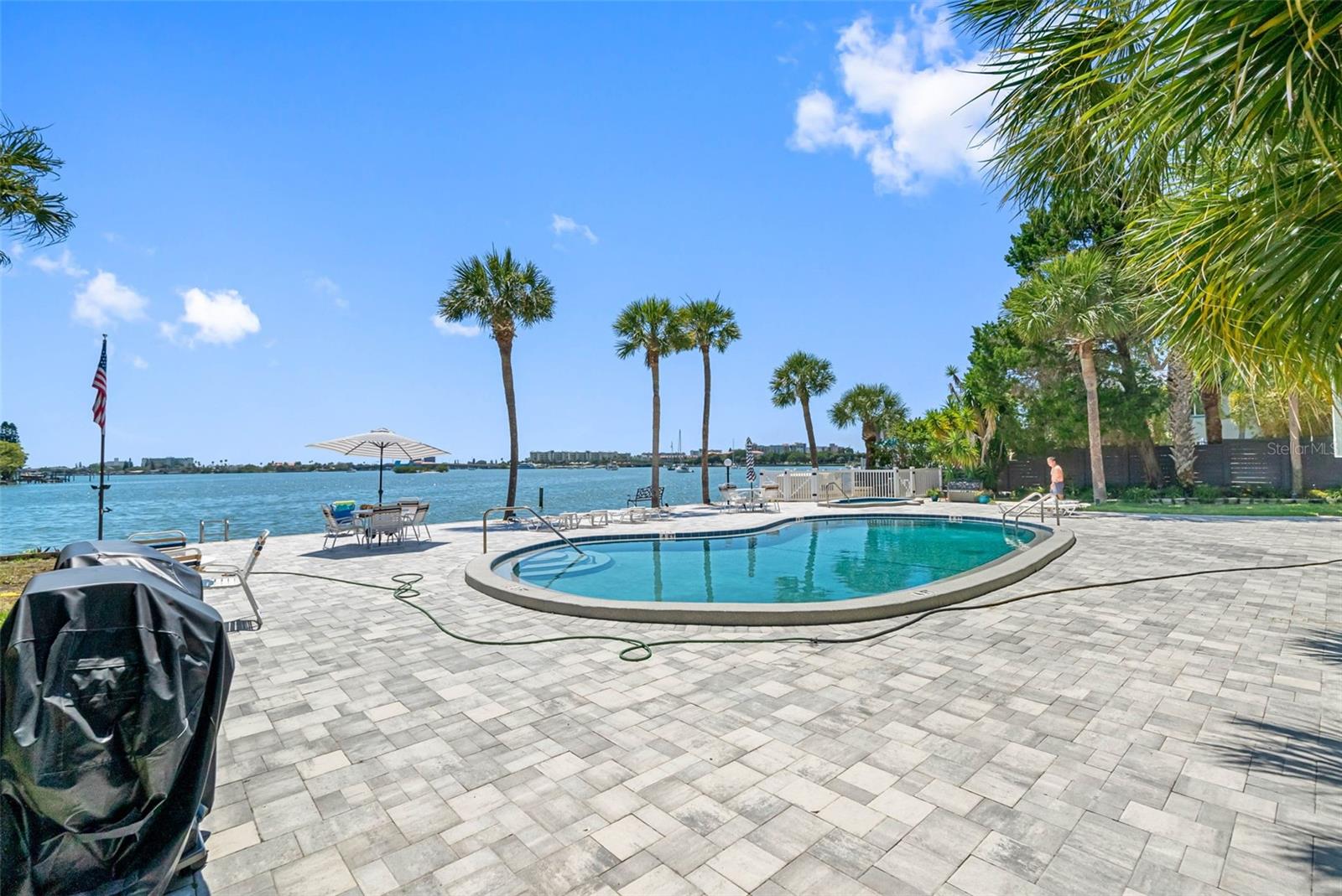 Image 41 of 51 For 1848 Shore Drive S 501