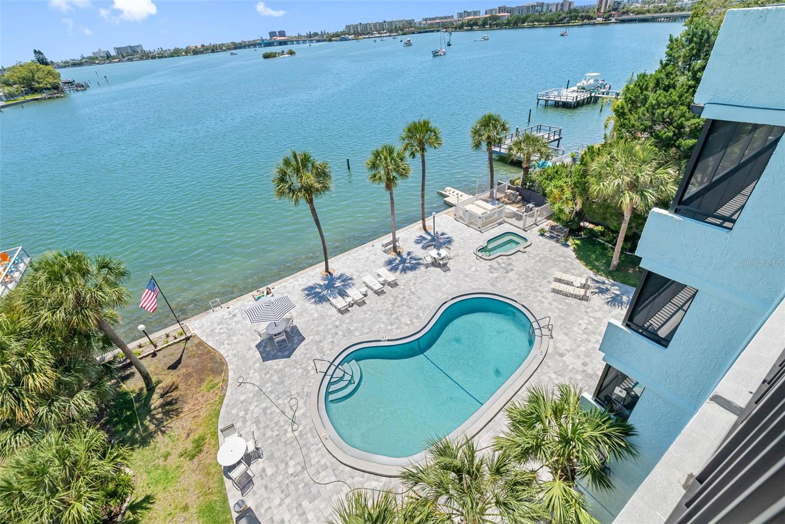 Image 42 of 51 For 1848 Shore Drive S 501