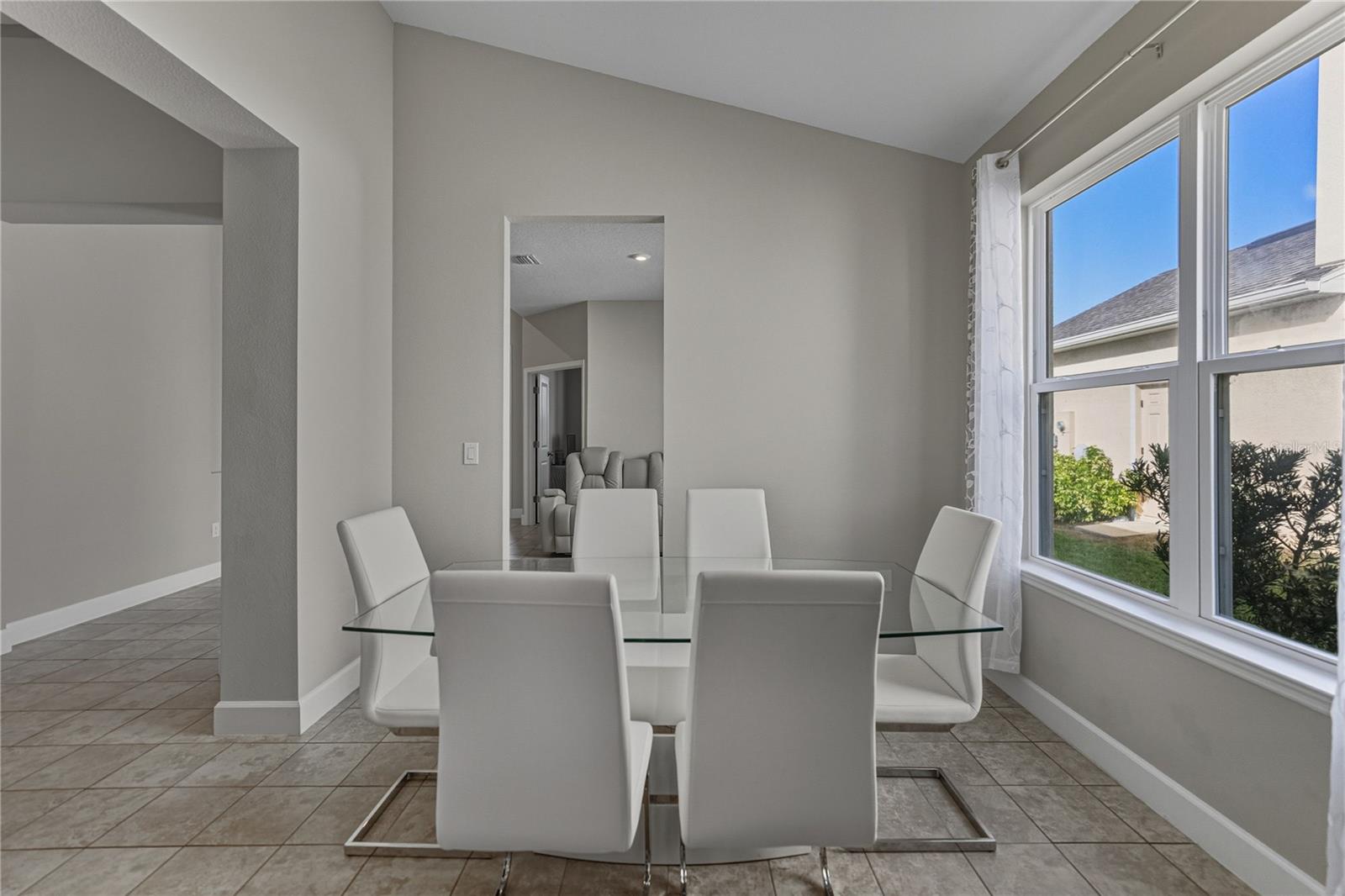 Image 12 of 51 For 34014 Astoria Circle