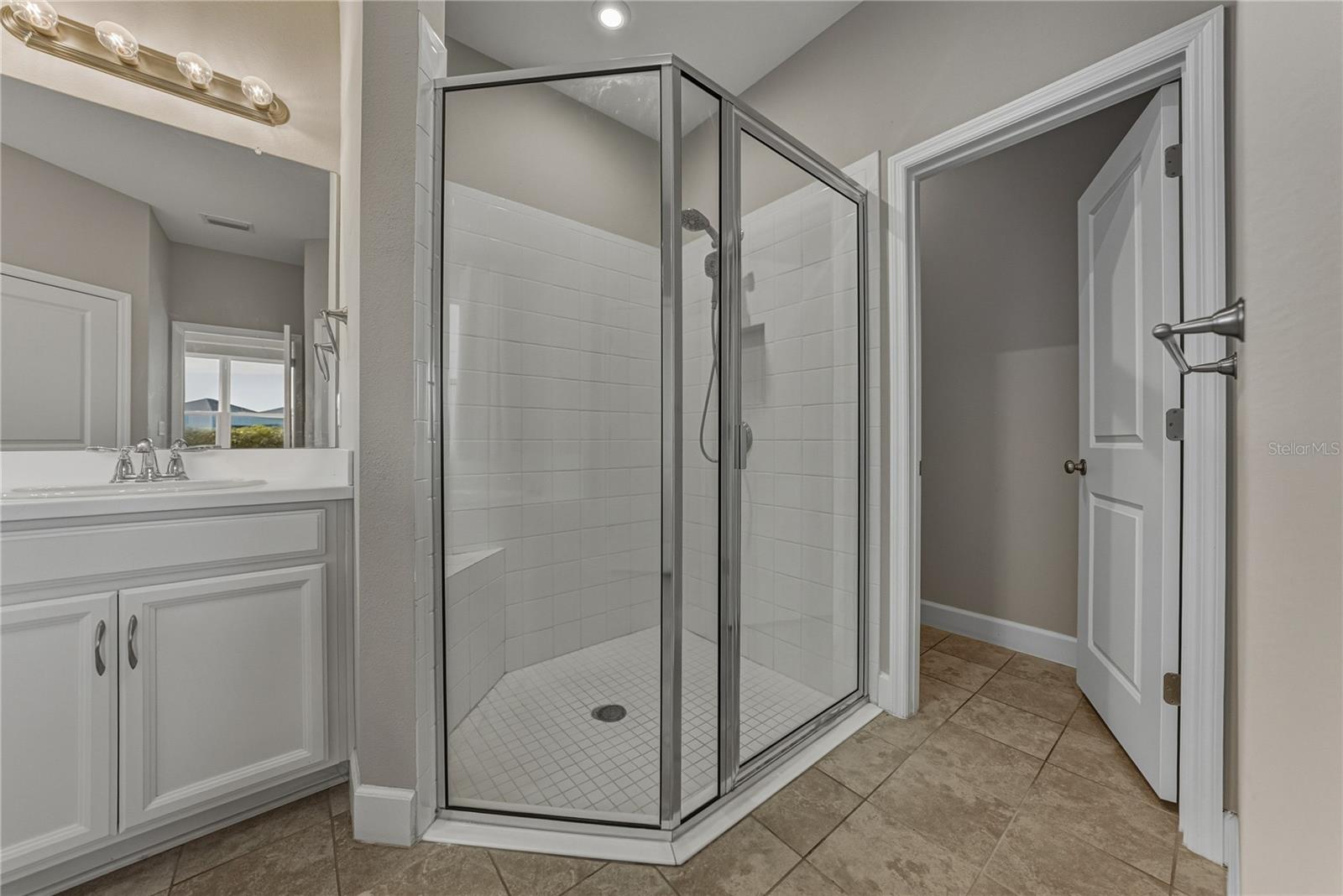 Image 26 of 51 For 34014 Astoria Circle