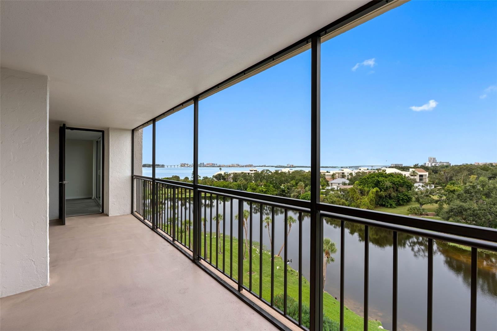 Image 12 of 45 For 220 Belleview Boulevard 609