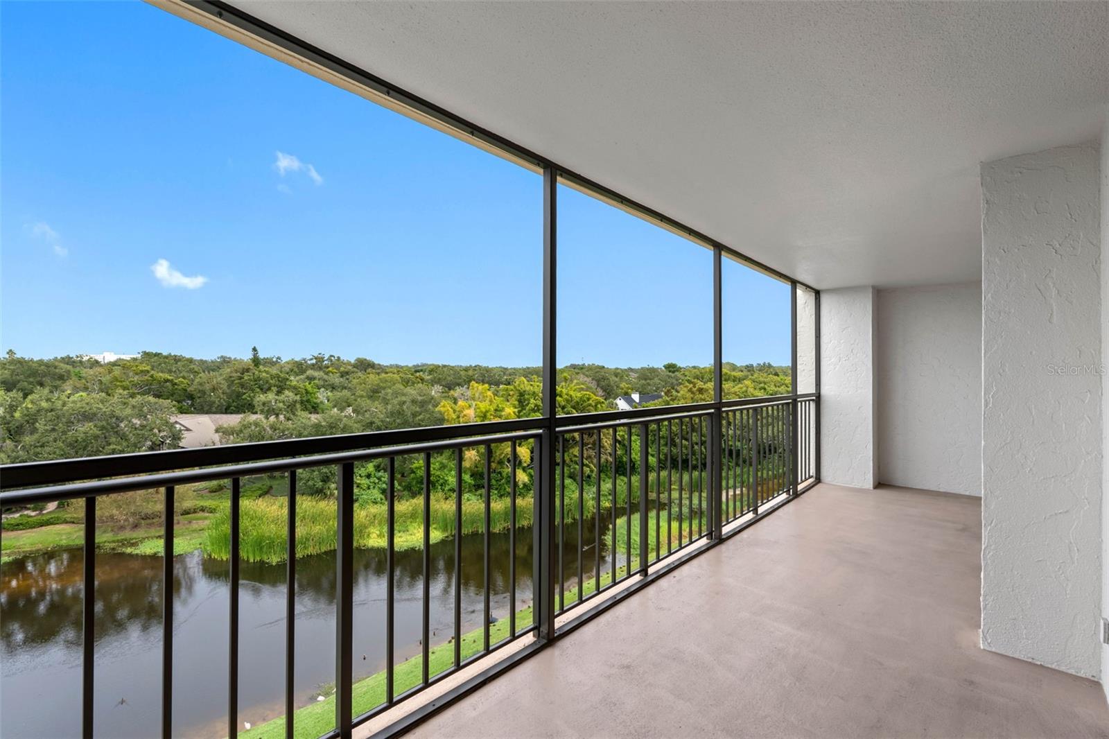 Image 15 of 45 For 220 Belleview Boulevard 609