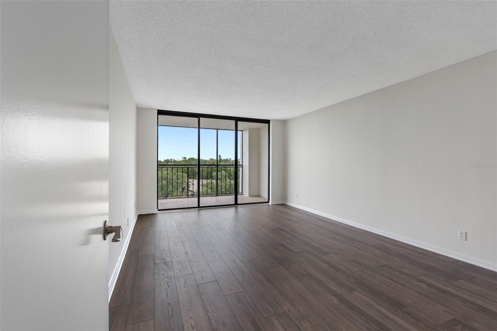 Image 20 of 45 For 220 Belleview Boulevard 609