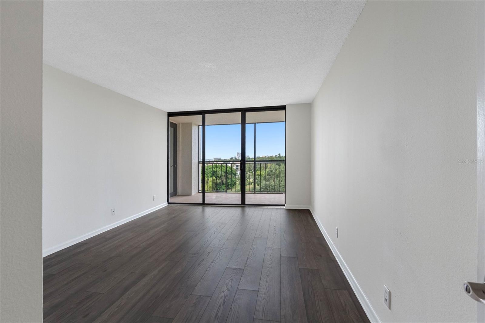 Image 24 of 45 For 220 Belleview Boulevard 609