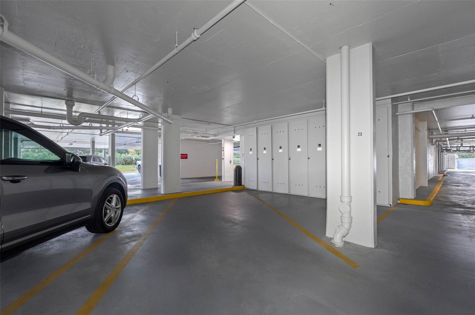 Image 30 of 45 For 220 Belleview Boulevard 609