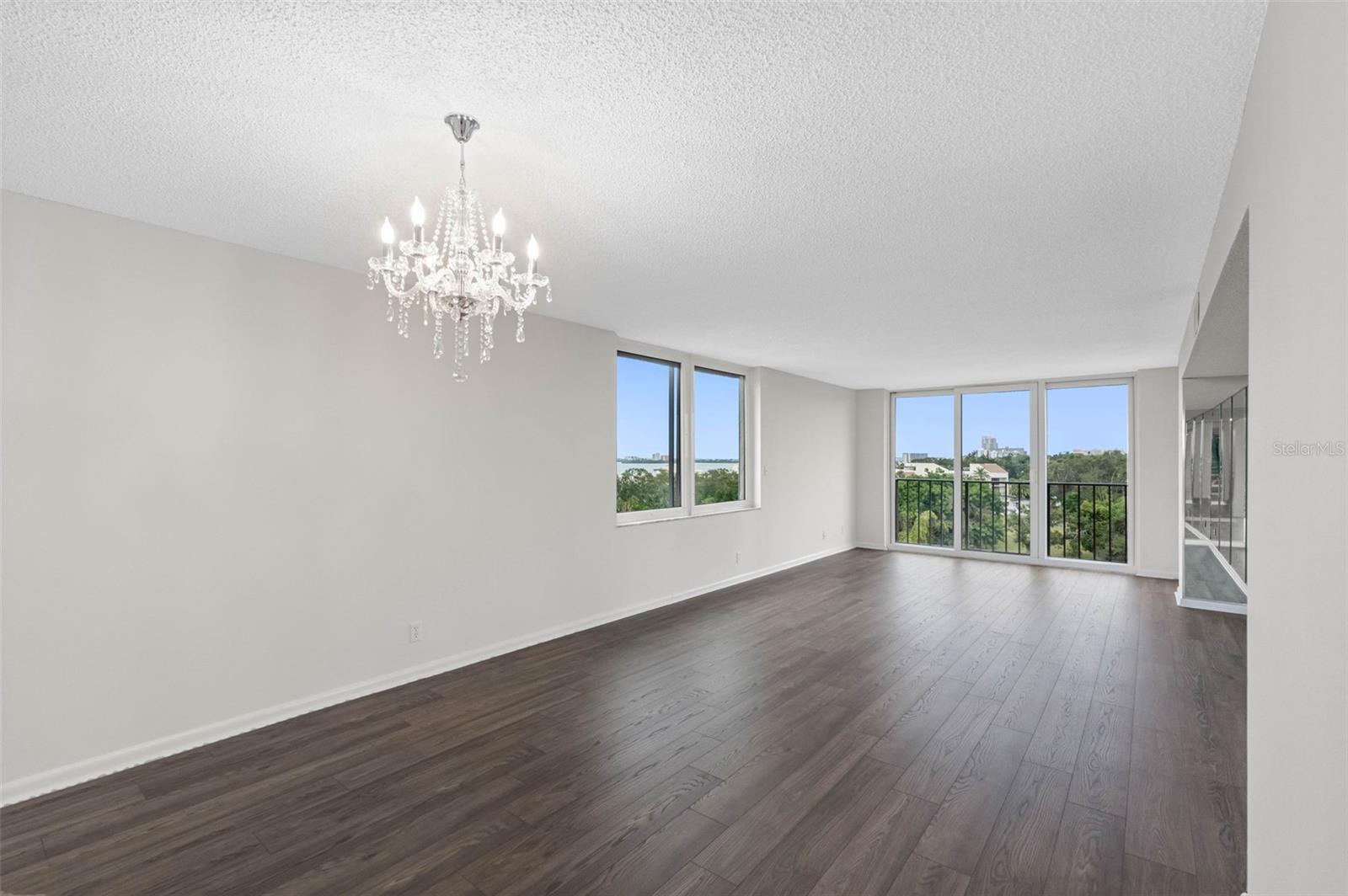 Image 9 of 45 For 220 Belleview Boulevard 609