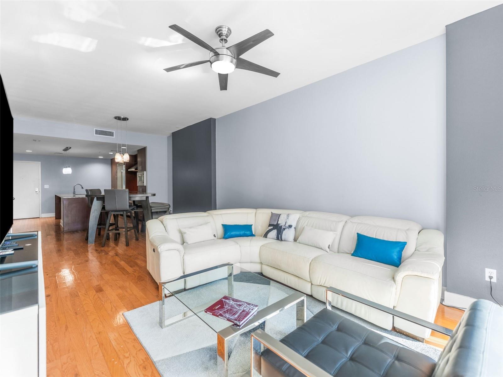 Image 8 of 37 For 1120 Kennedy Boulevard 315