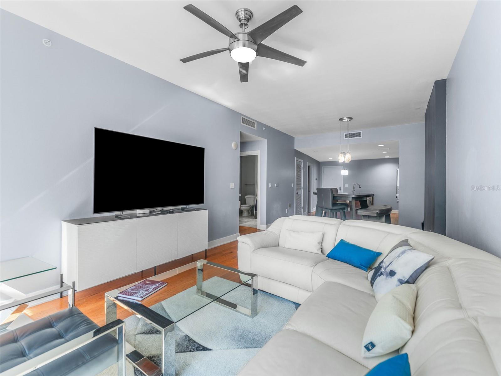 Image 9 of 37 For 1120 Kennedy Boulevard 315