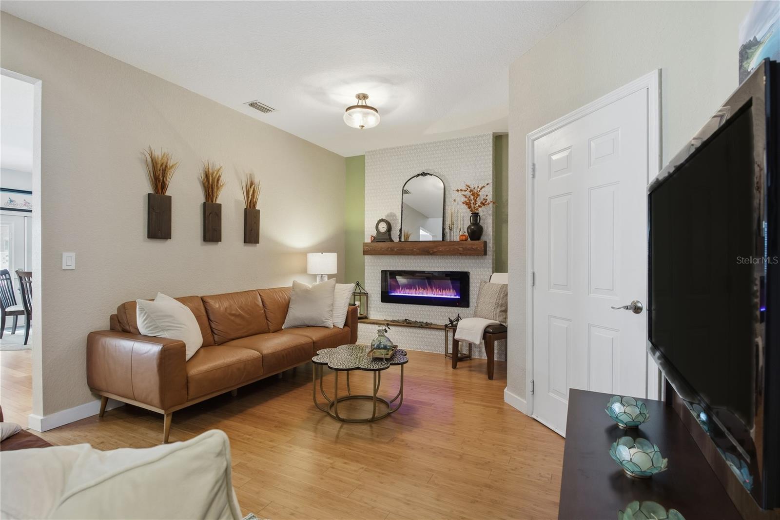 Image 4 of 56 For 16302 Newbury Palms Court