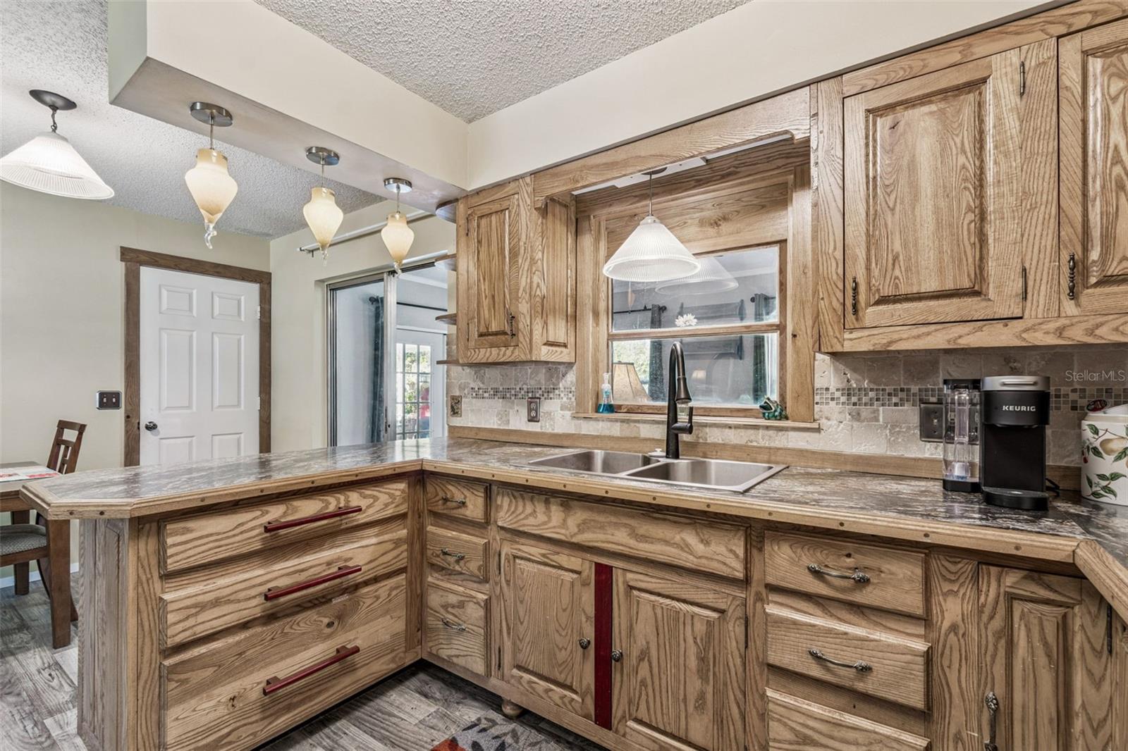 Image 22 of 56 For 6098 Faber Drive