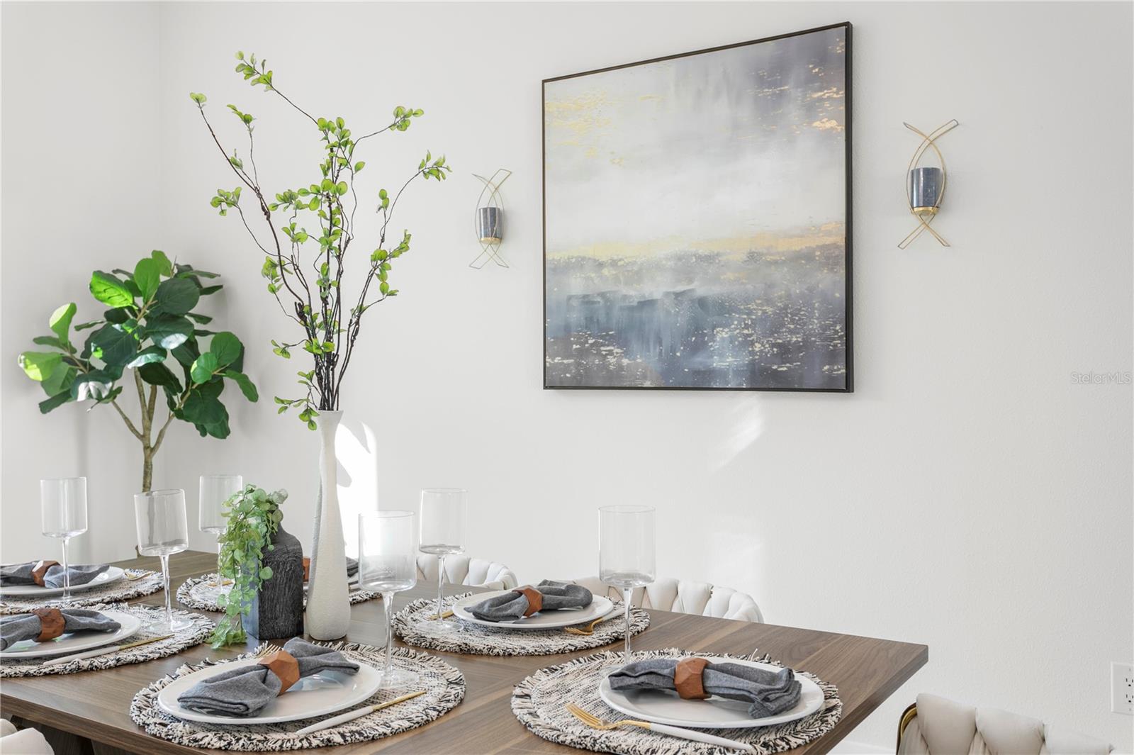 Image 10 of 95 For 14447 Mark Drive