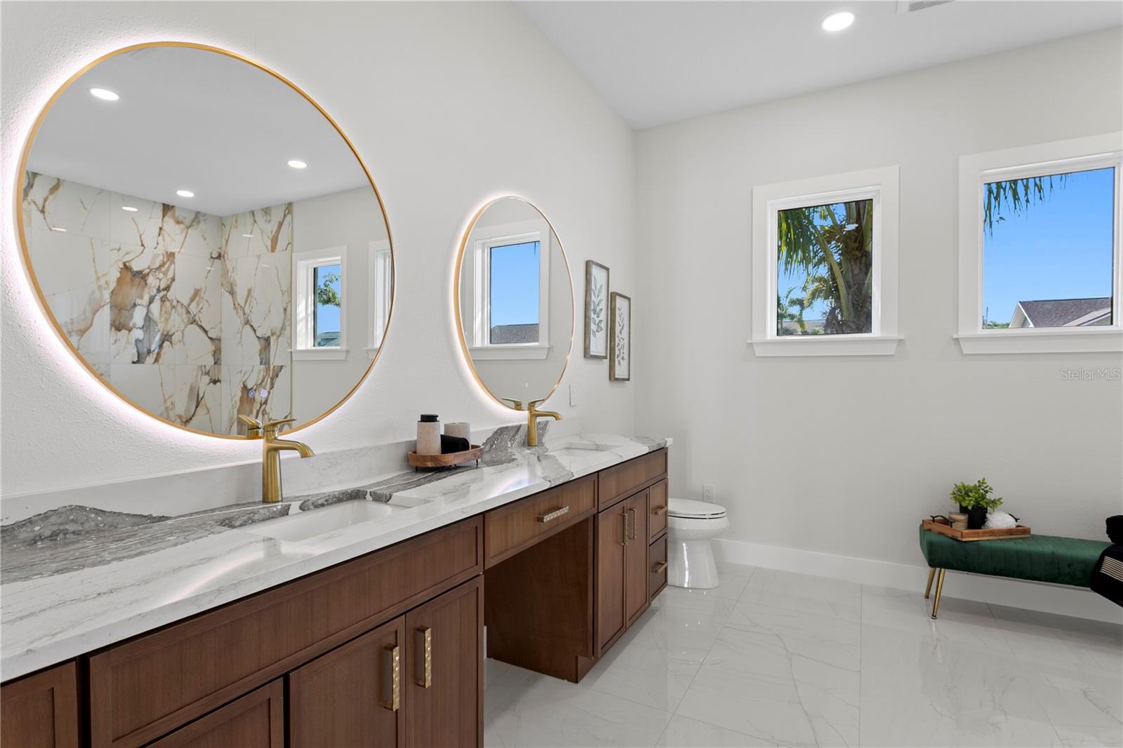 Image 16 of 95 For 14447 Mark Drive