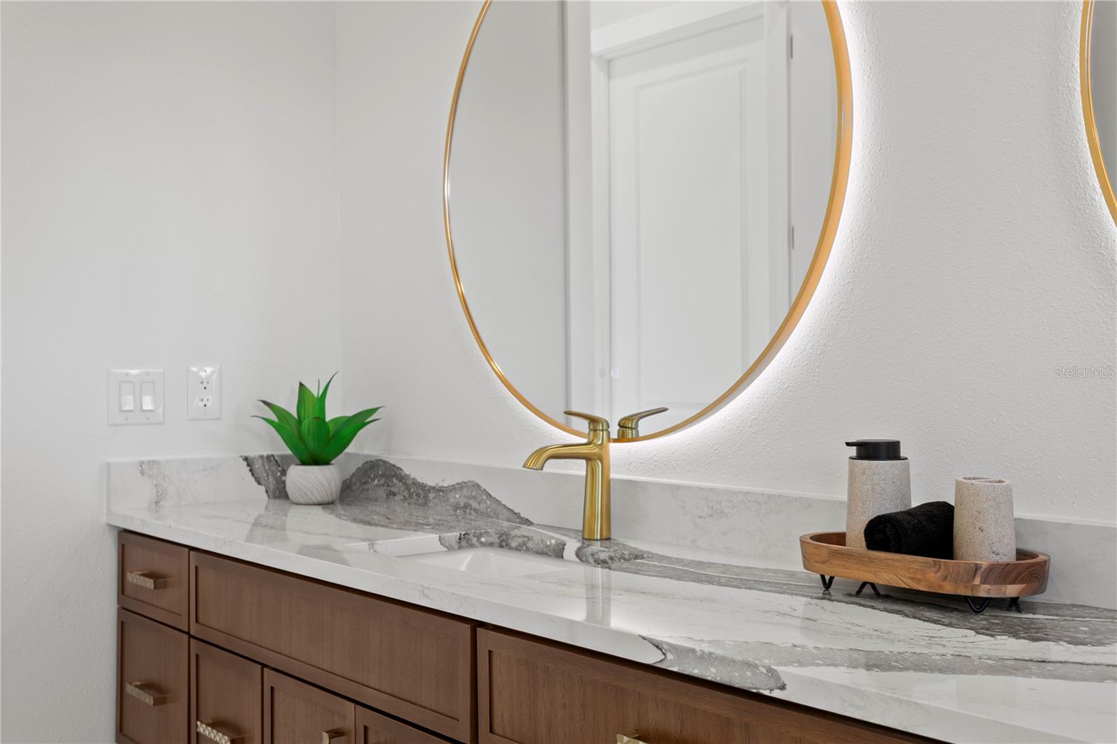 Image 17 of 95 For 14447 Mark Drive