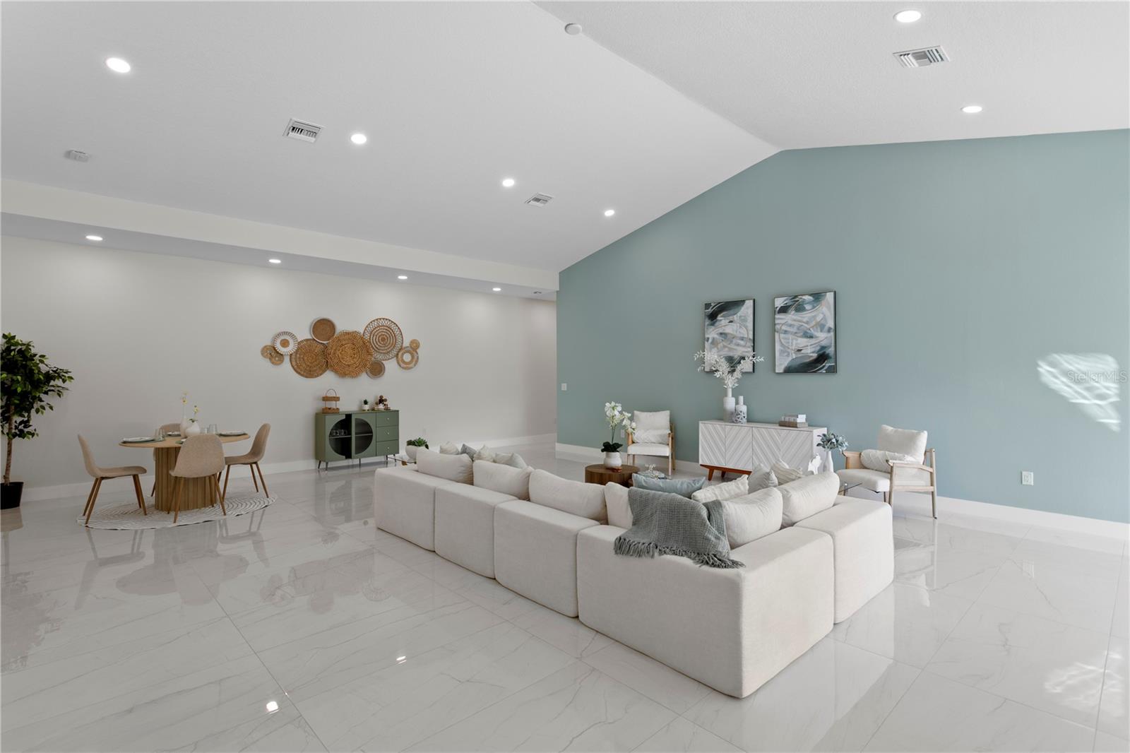 Image 20 of 95 For 14447 Mark Drive