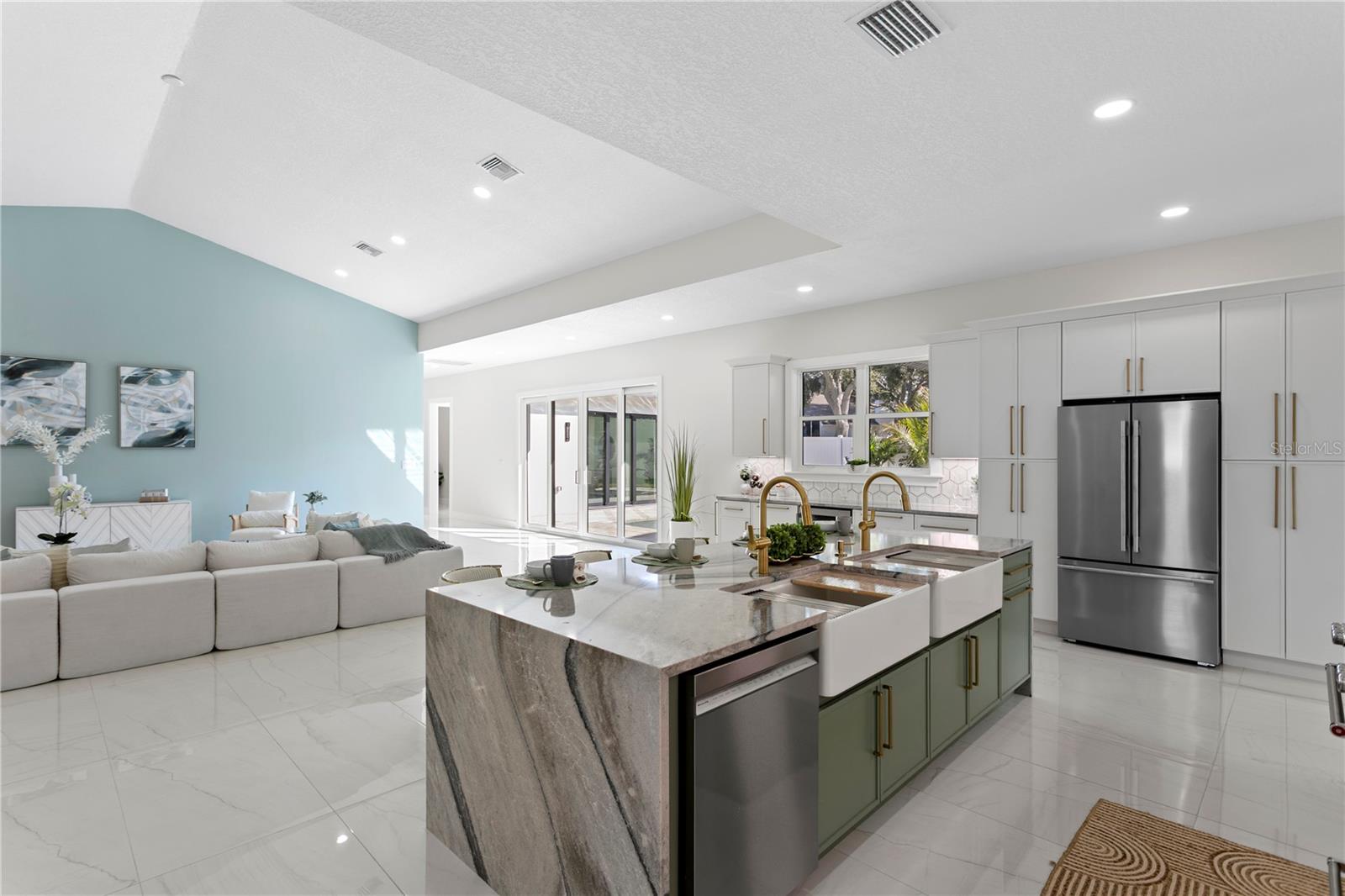 Image 23 of 95 For 14447 Mark Drive