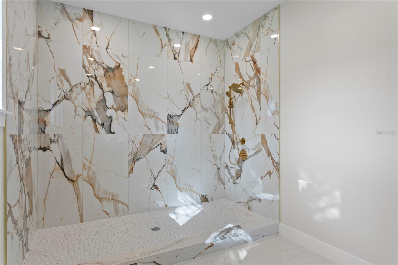 Image 43 of 95 For 14447 Mark Drive