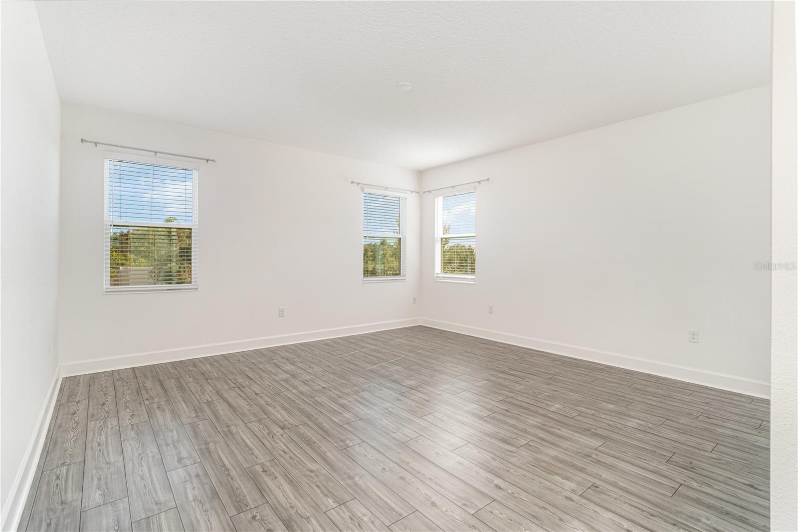 Image 20 of 43 For 5653 Del Coronado Drive