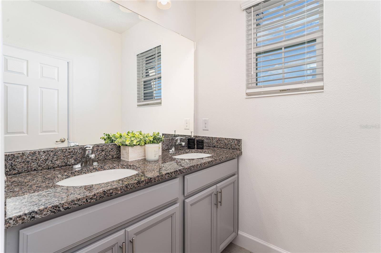 Image 25 of 43 For 5653 Del Coronado Drive