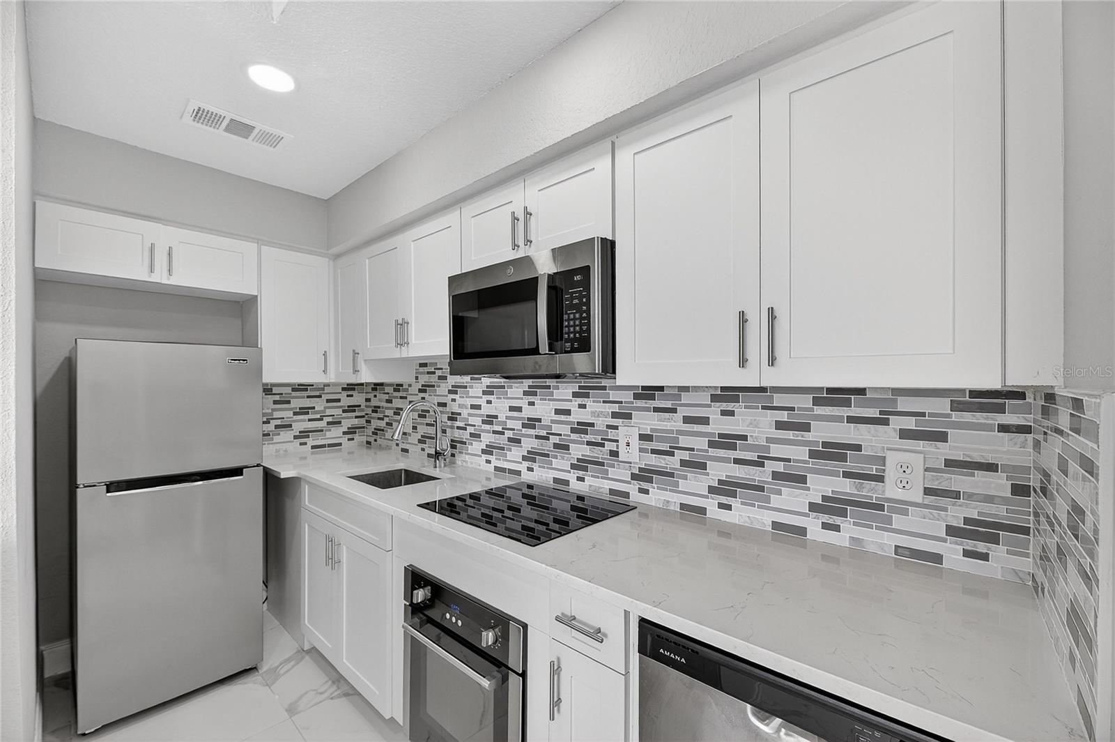 Image 11 of 37 For 9258 Lake Chase Island Way