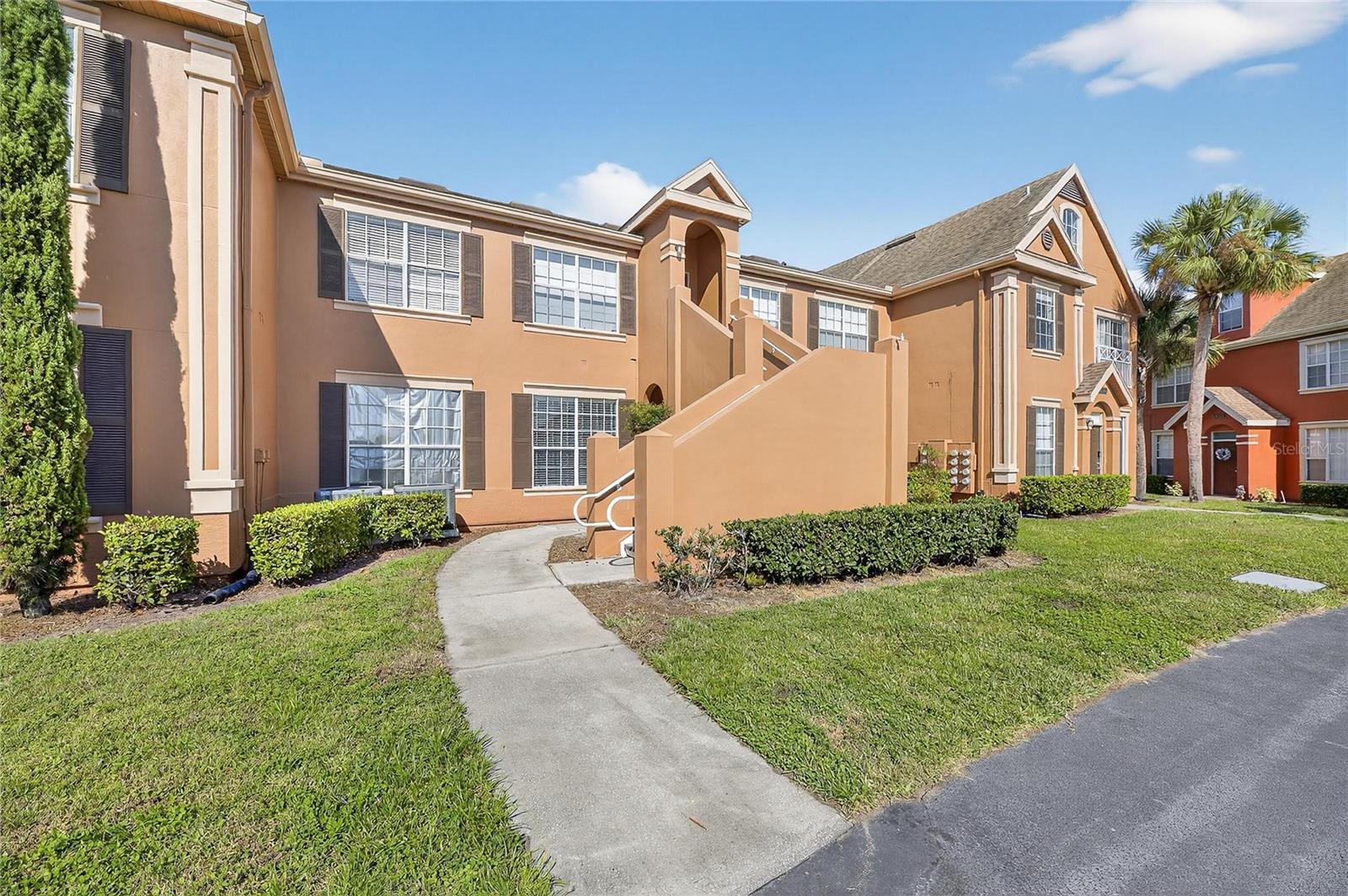 Image 27 of 37 For 9258 Lake Chase Island Way