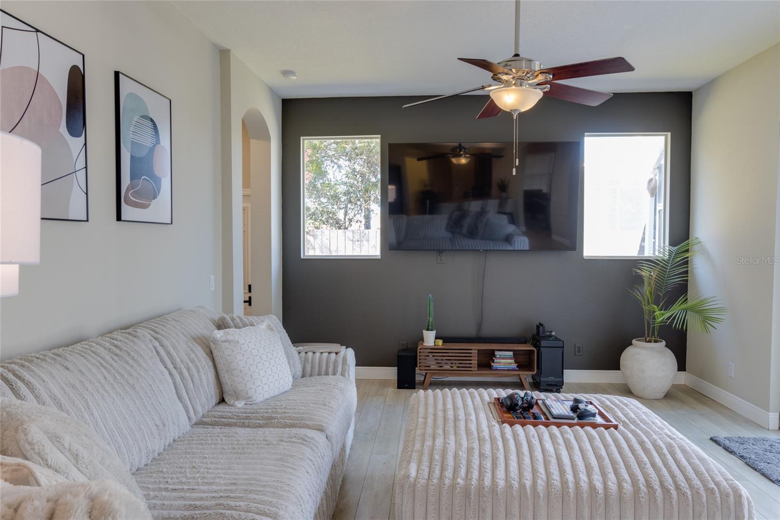 Image 13 of 55 For 480 Bridle Path Way