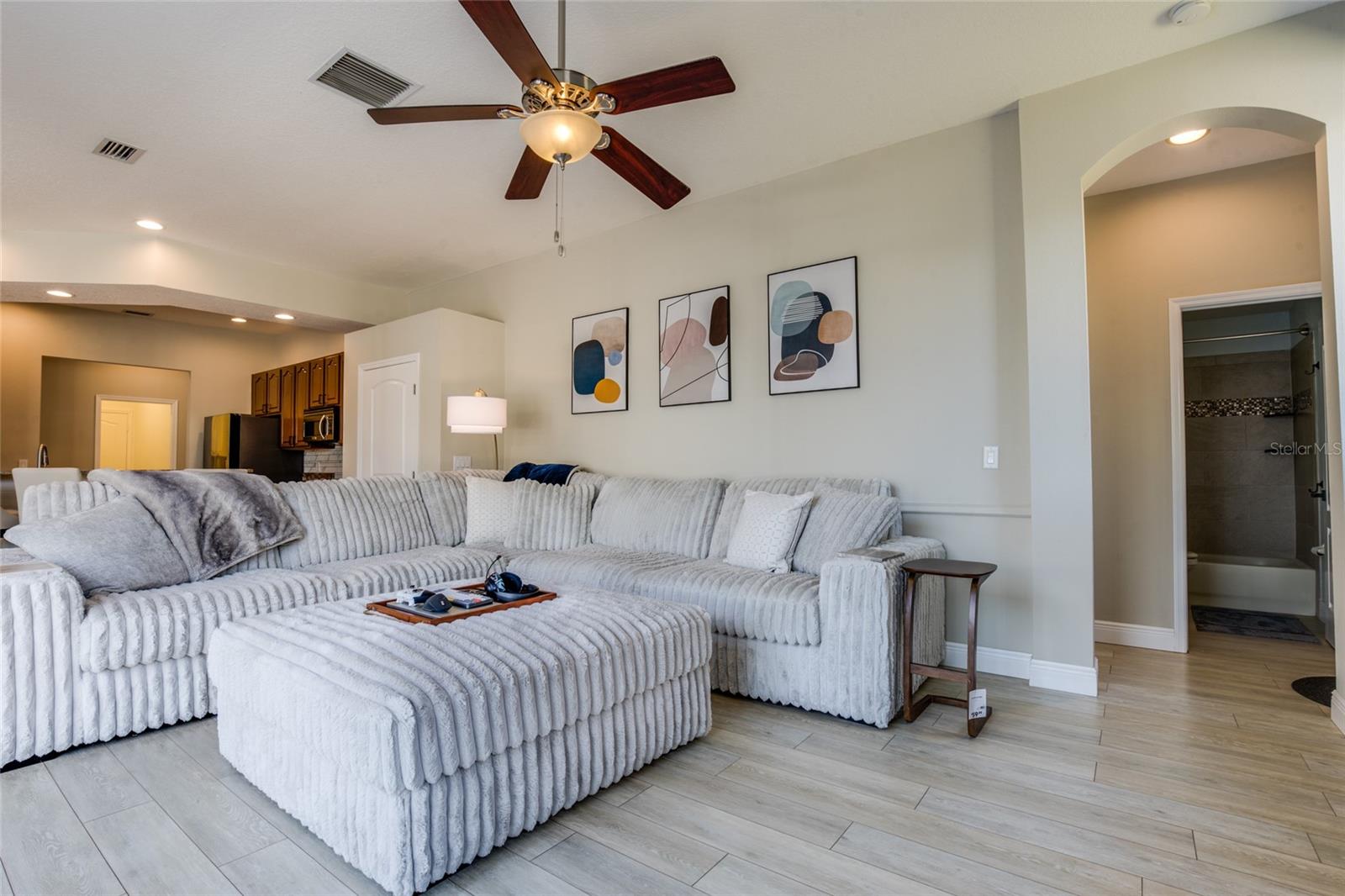 Image 15 of 55 For 480 Bridle Path Way