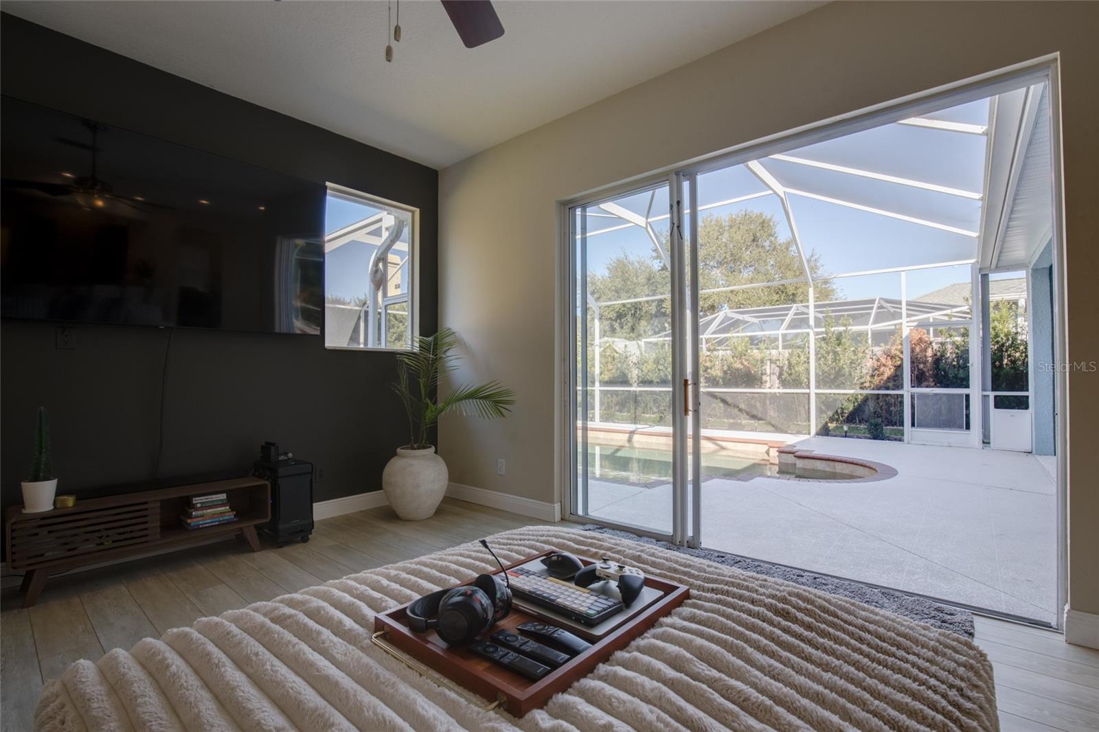 Image 17 of 55 For 480 Bridle Path Way