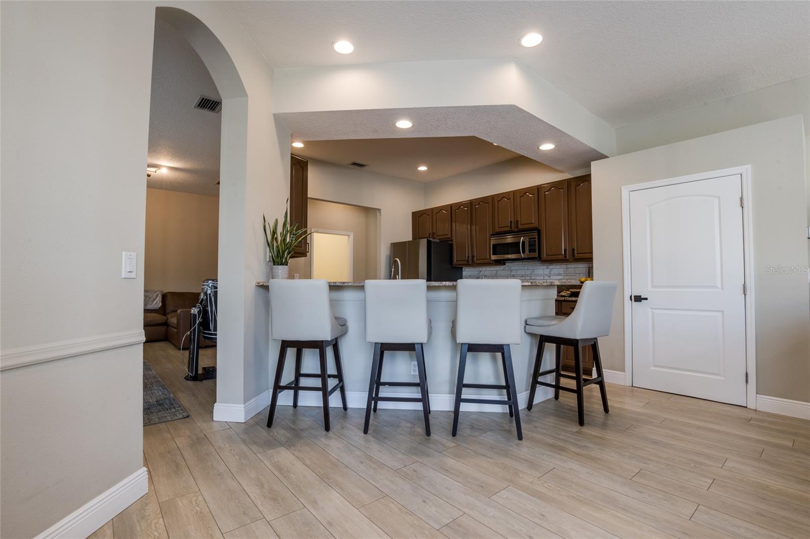 Image 6 of 55 For 480 Bridle Path Way