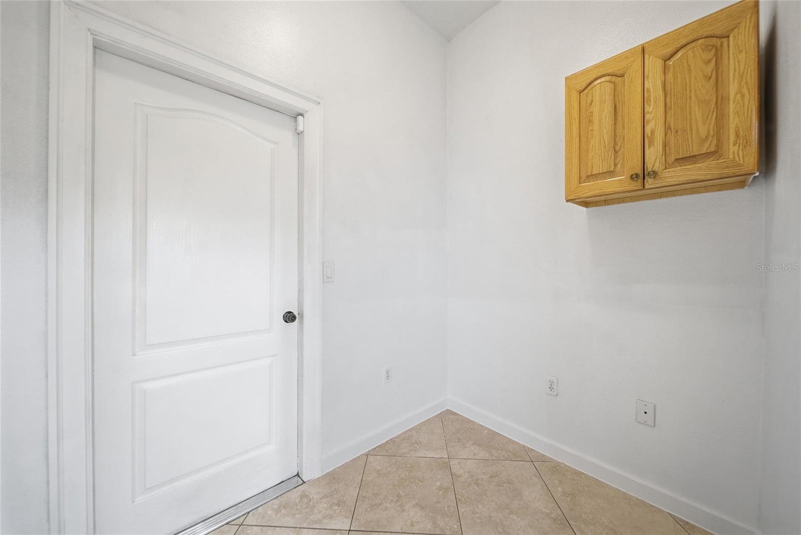 Image 14 of 35 For 5495 Emerald Drive