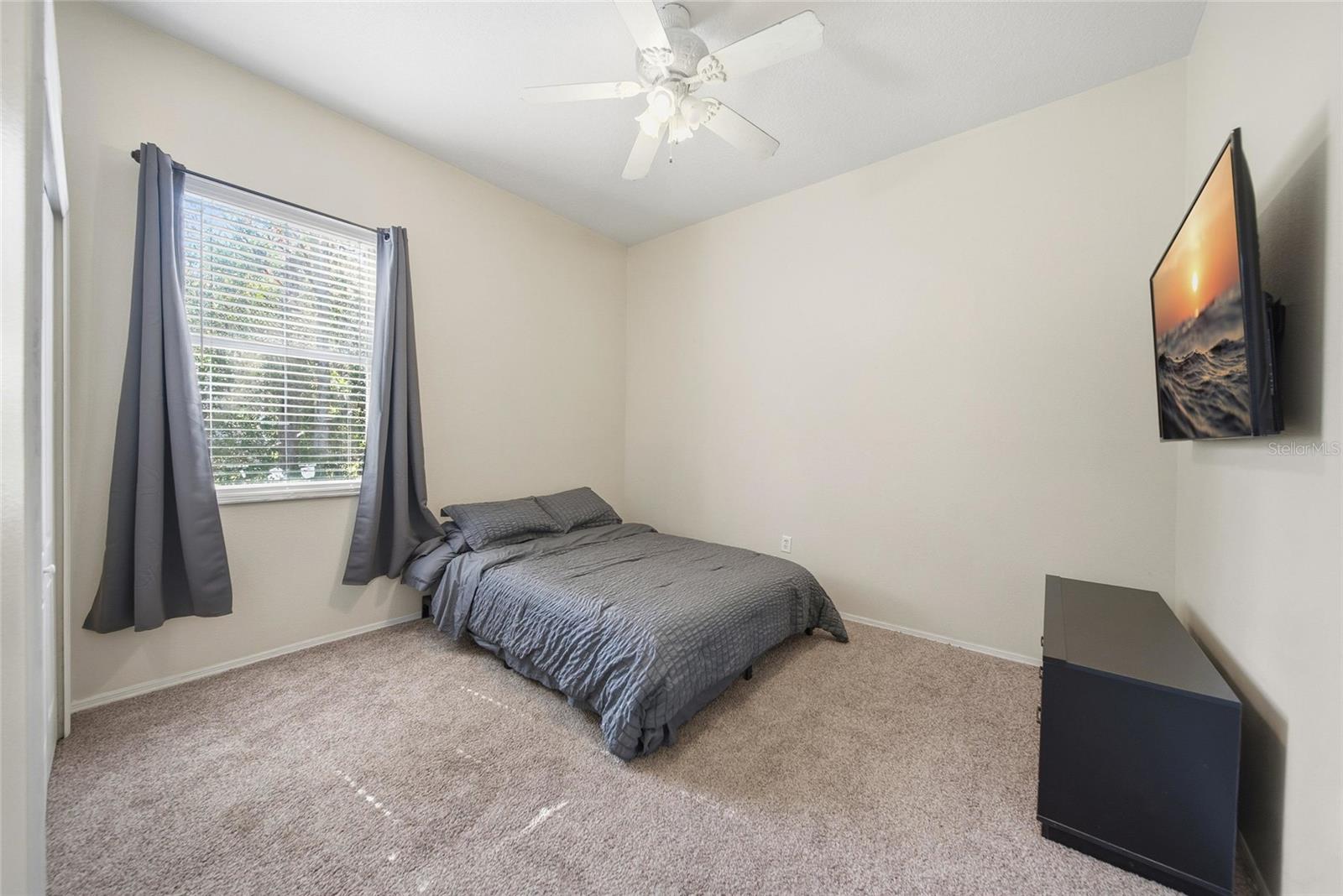 Image 19 of 35 For 5495 Emerald Drive