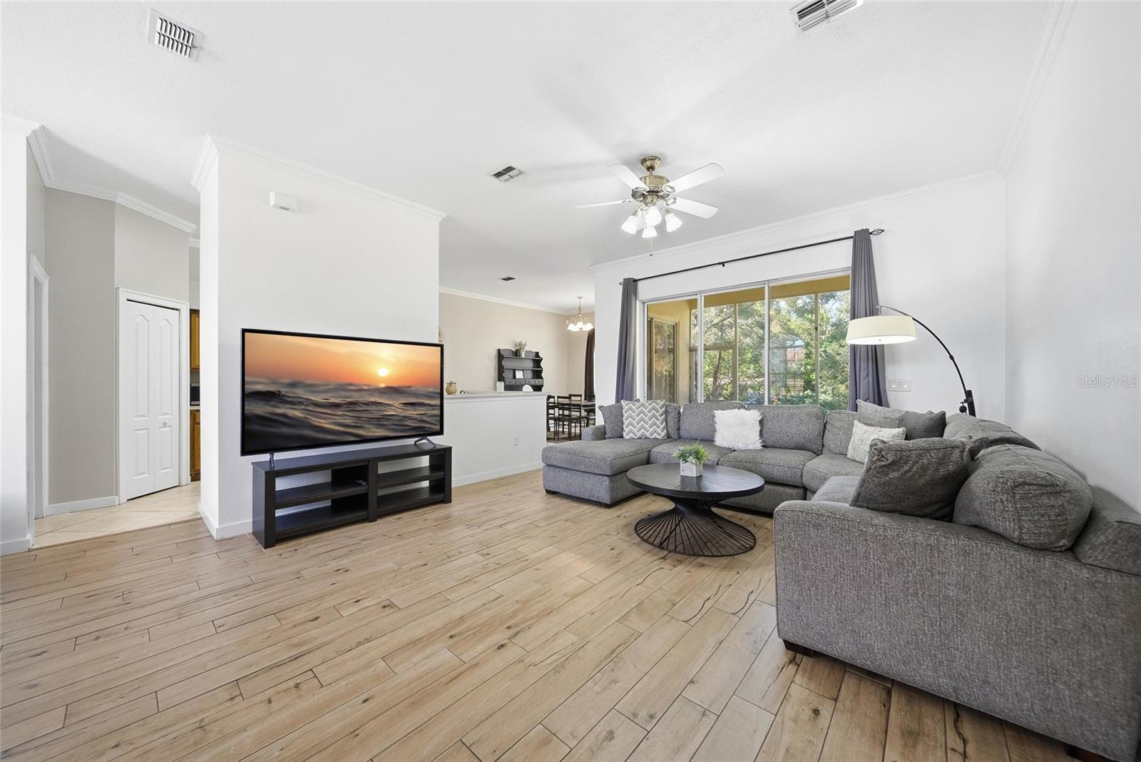 Image 6 of 35 For 5495 Emerald Drive