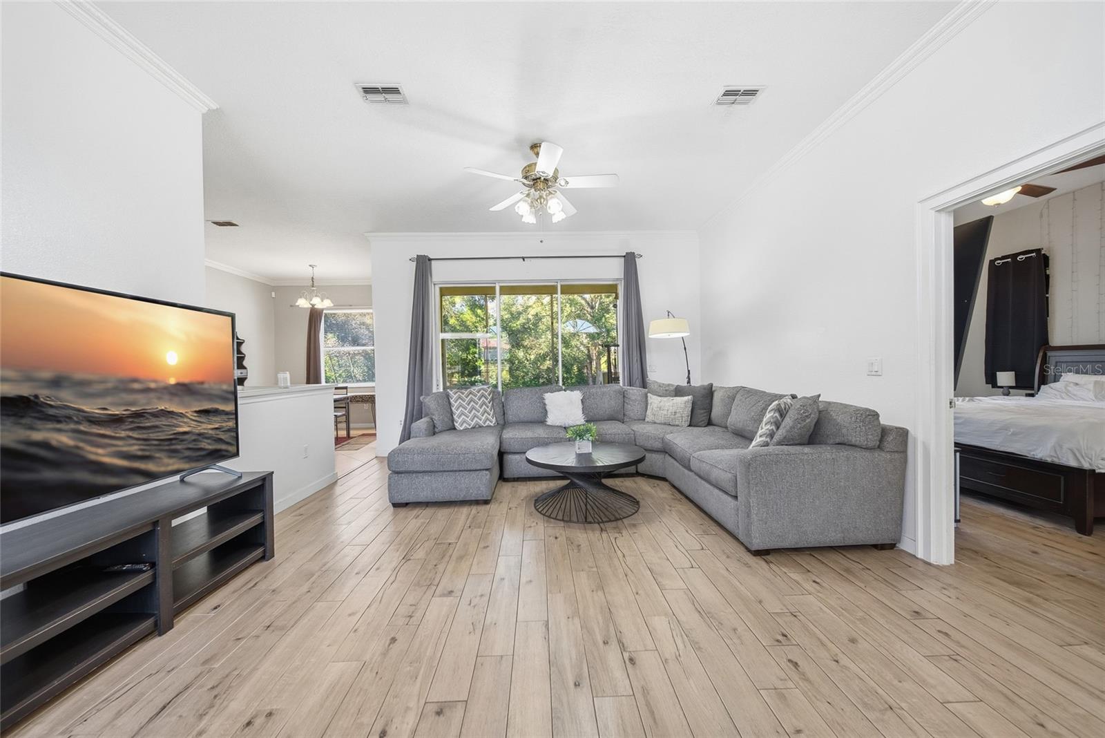 Image 7 of 35 For 5495 Emerald Drive