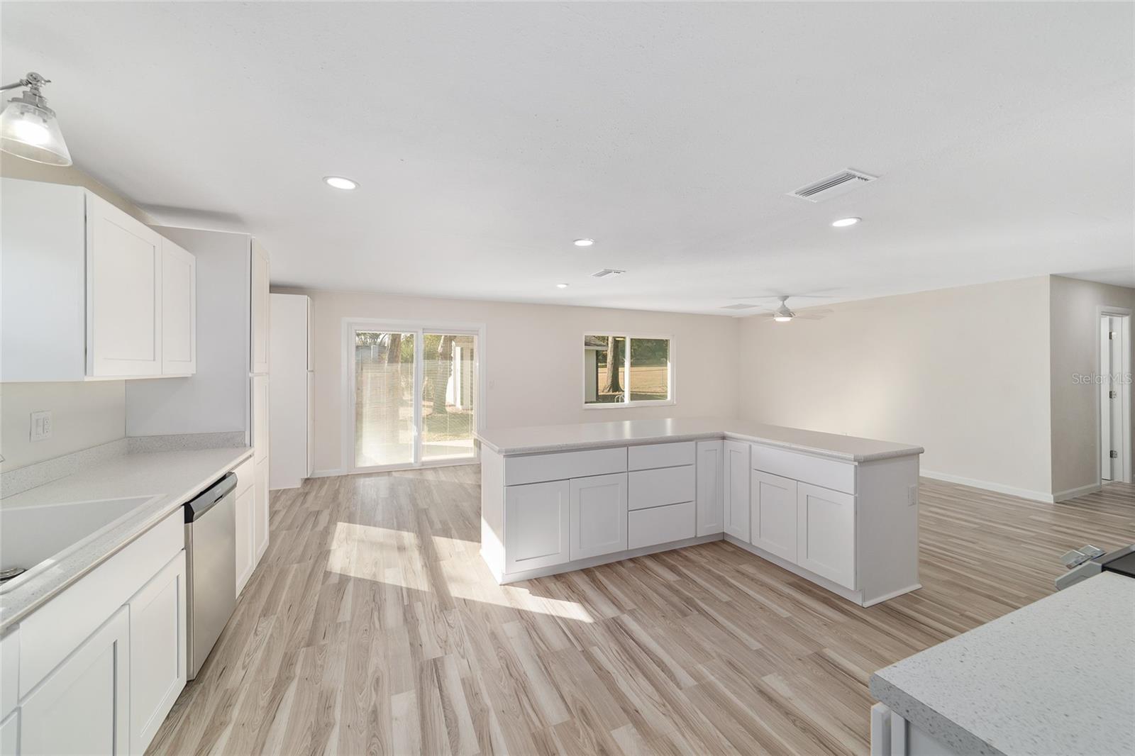 Image 26 of 92 For 1112 44th Avenue