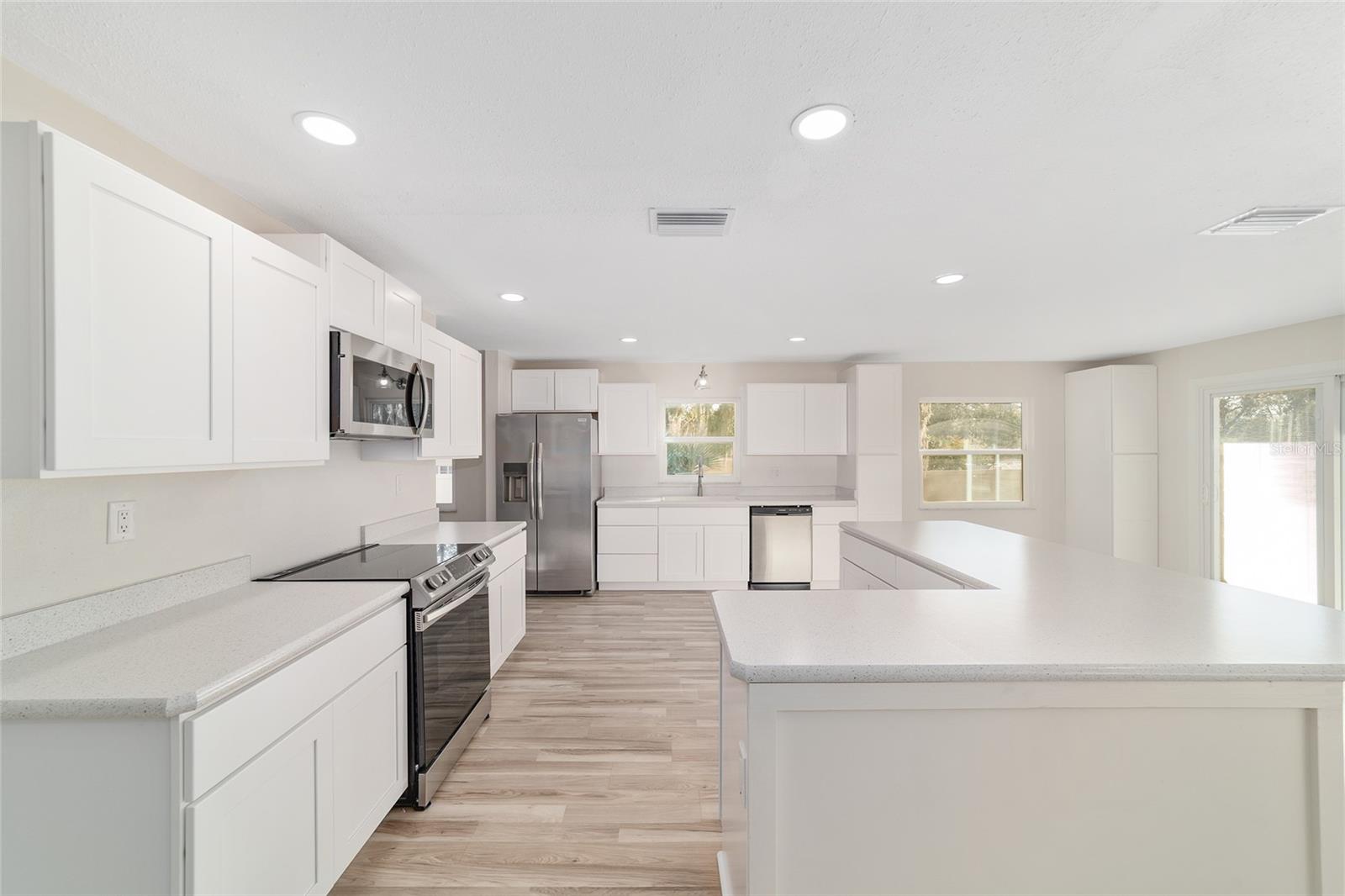 Image 3 of 92 For 1112 44th Avenue